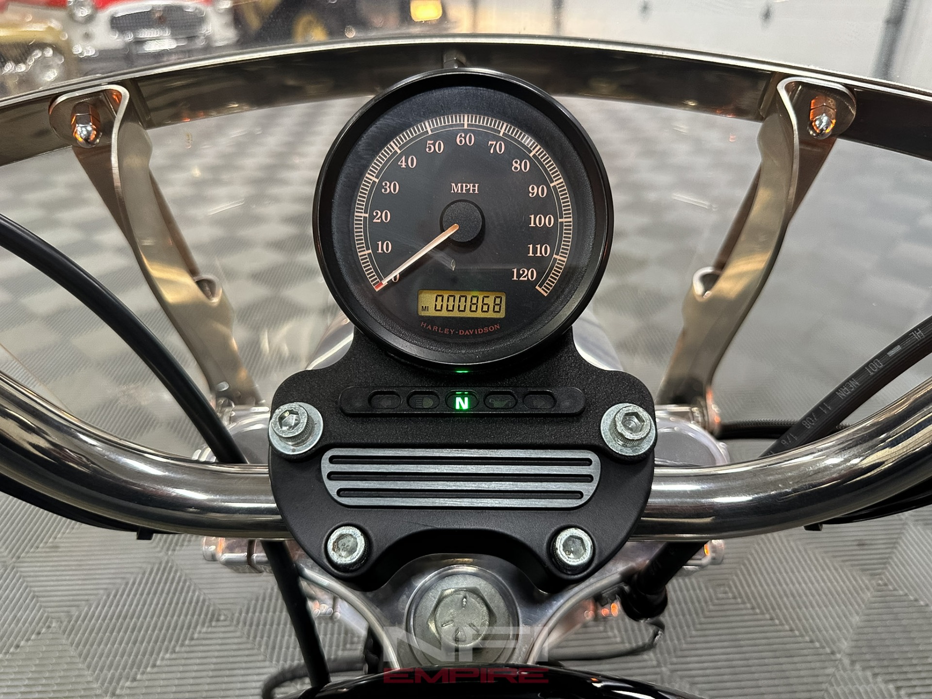 2009 Harley-Davidson XL883L Sportster 883 Low 25