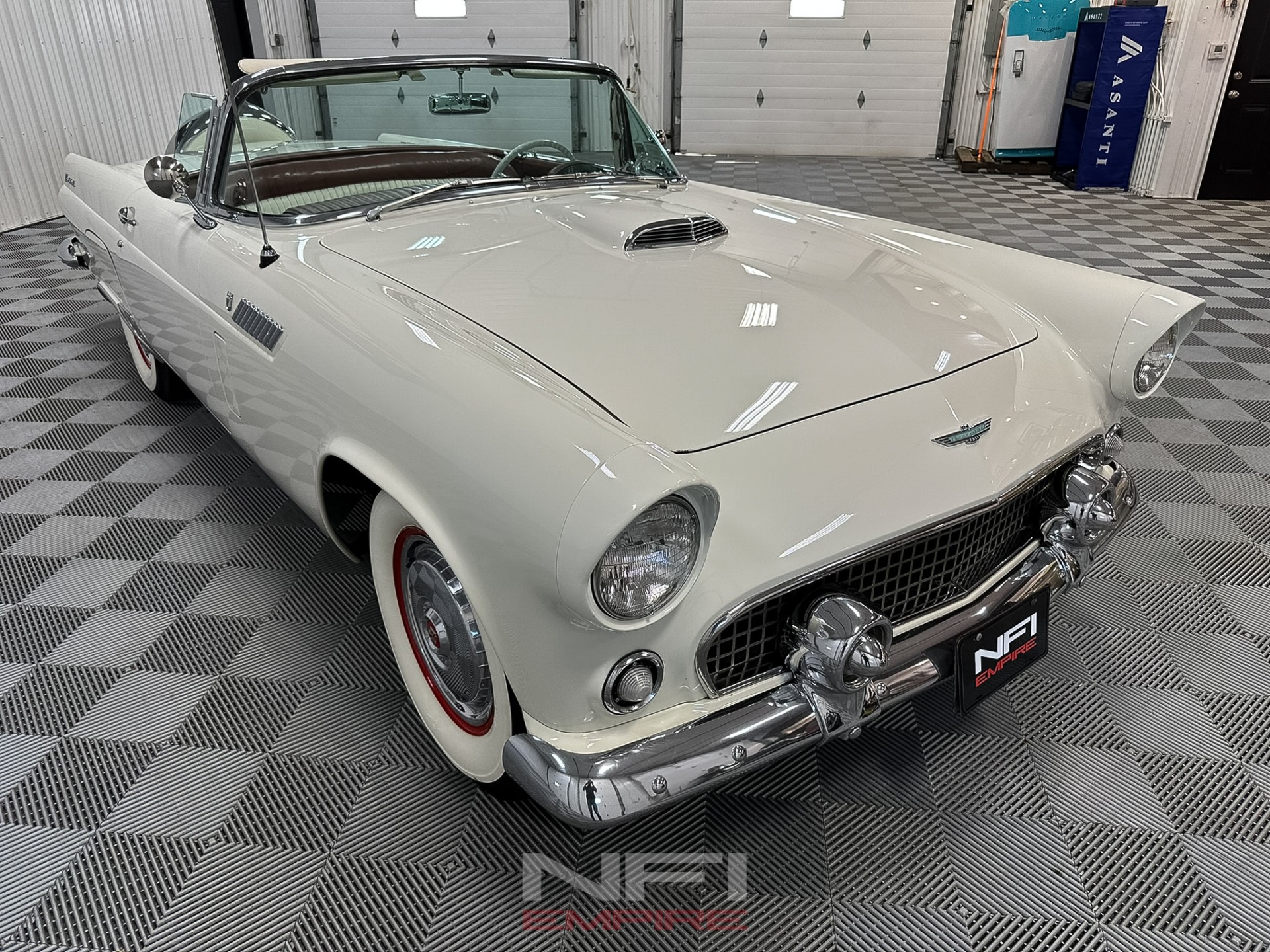1956 Ford Thunderbird 13