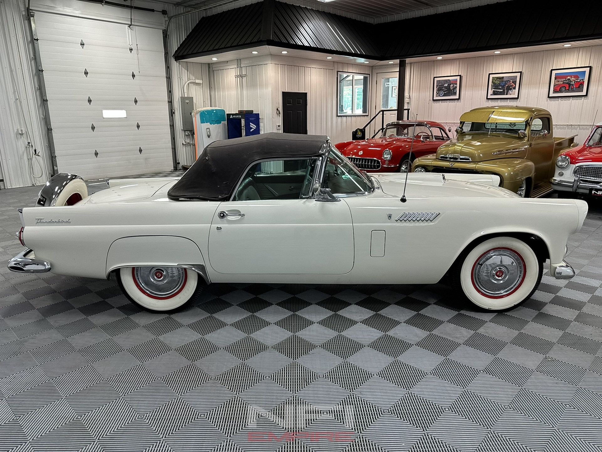 1956 Ford Thunderbird 19