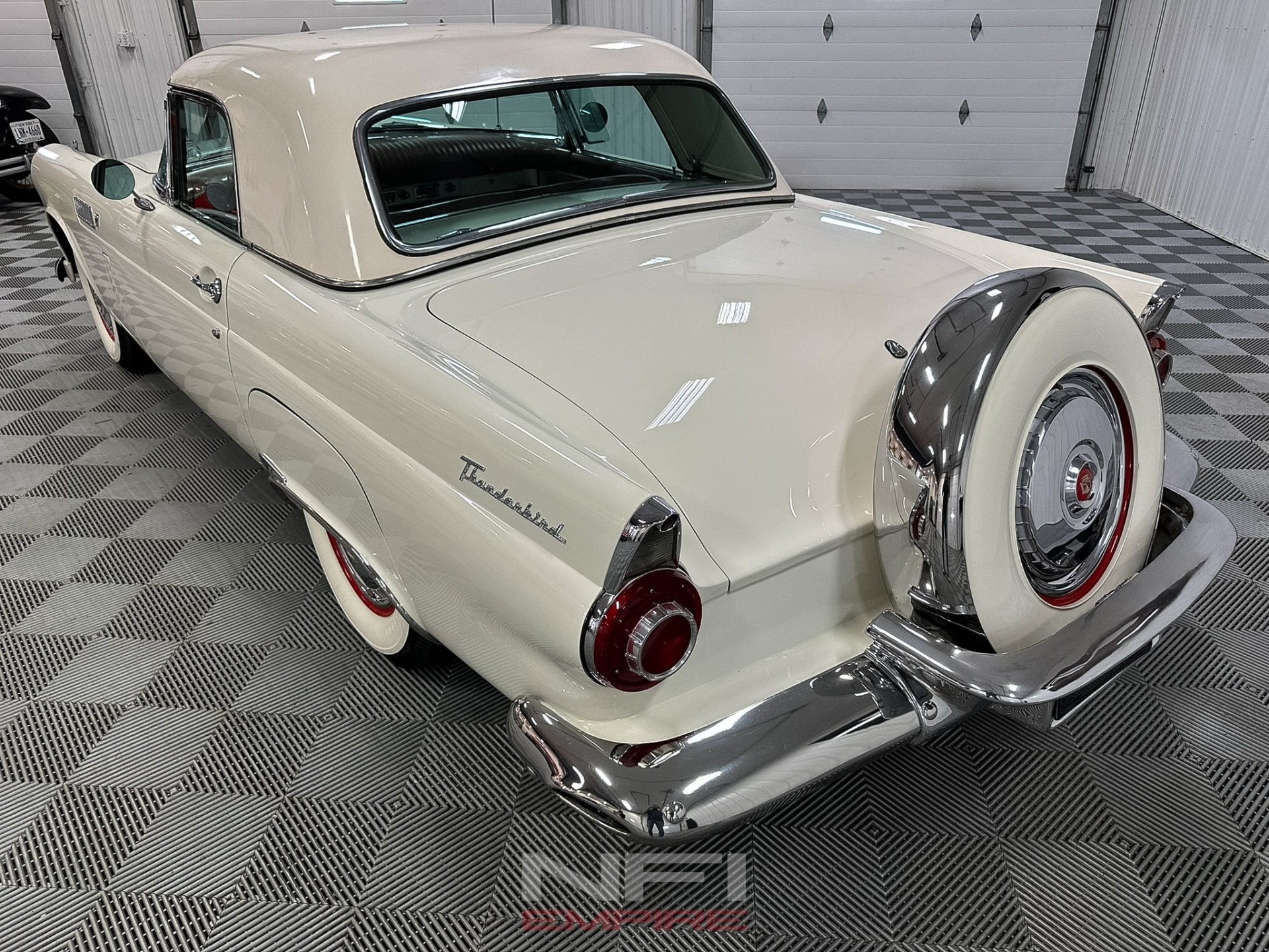 1956 Ford Thunderbird 27