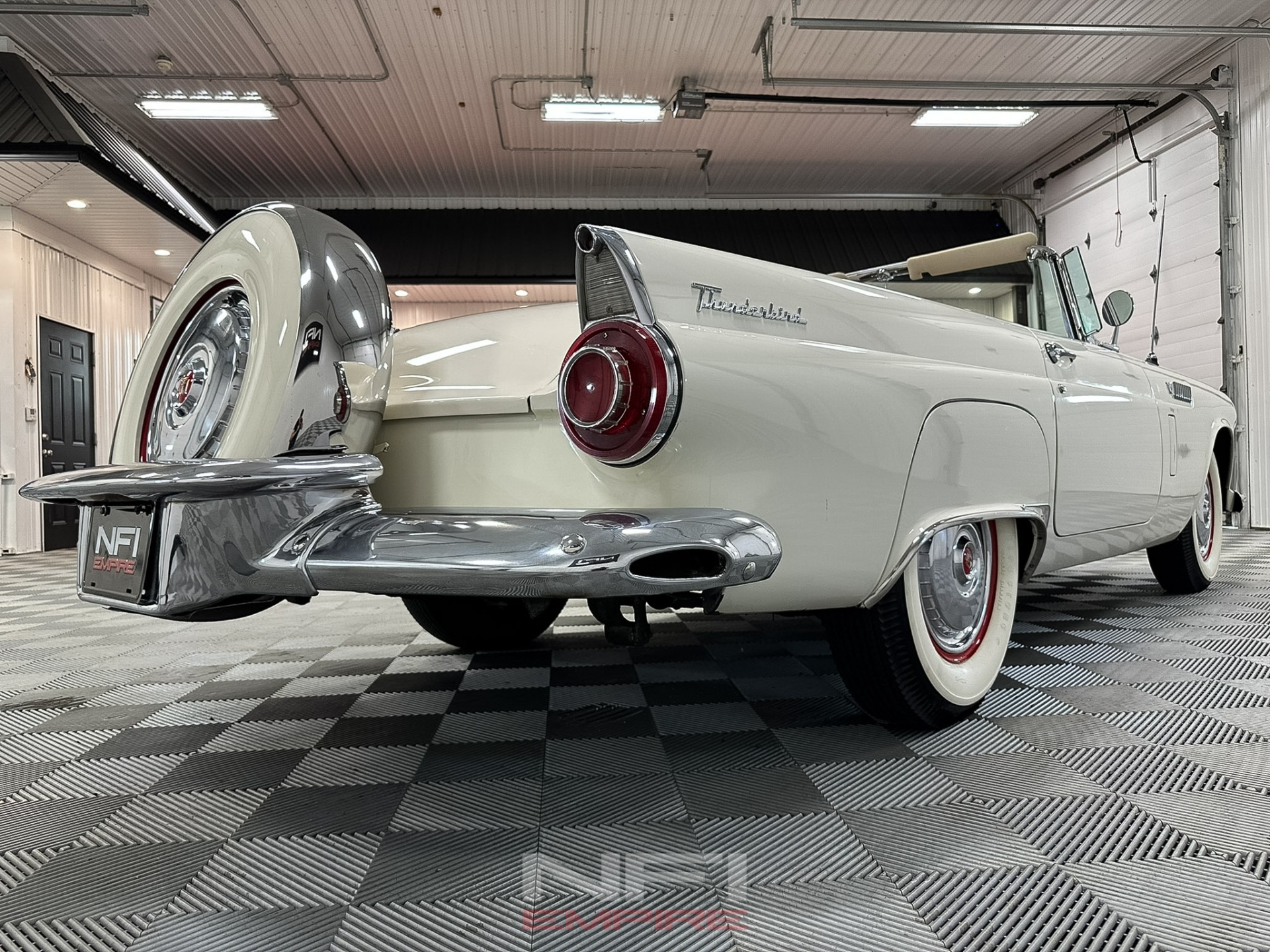 1956 Ford Thunderbird 37