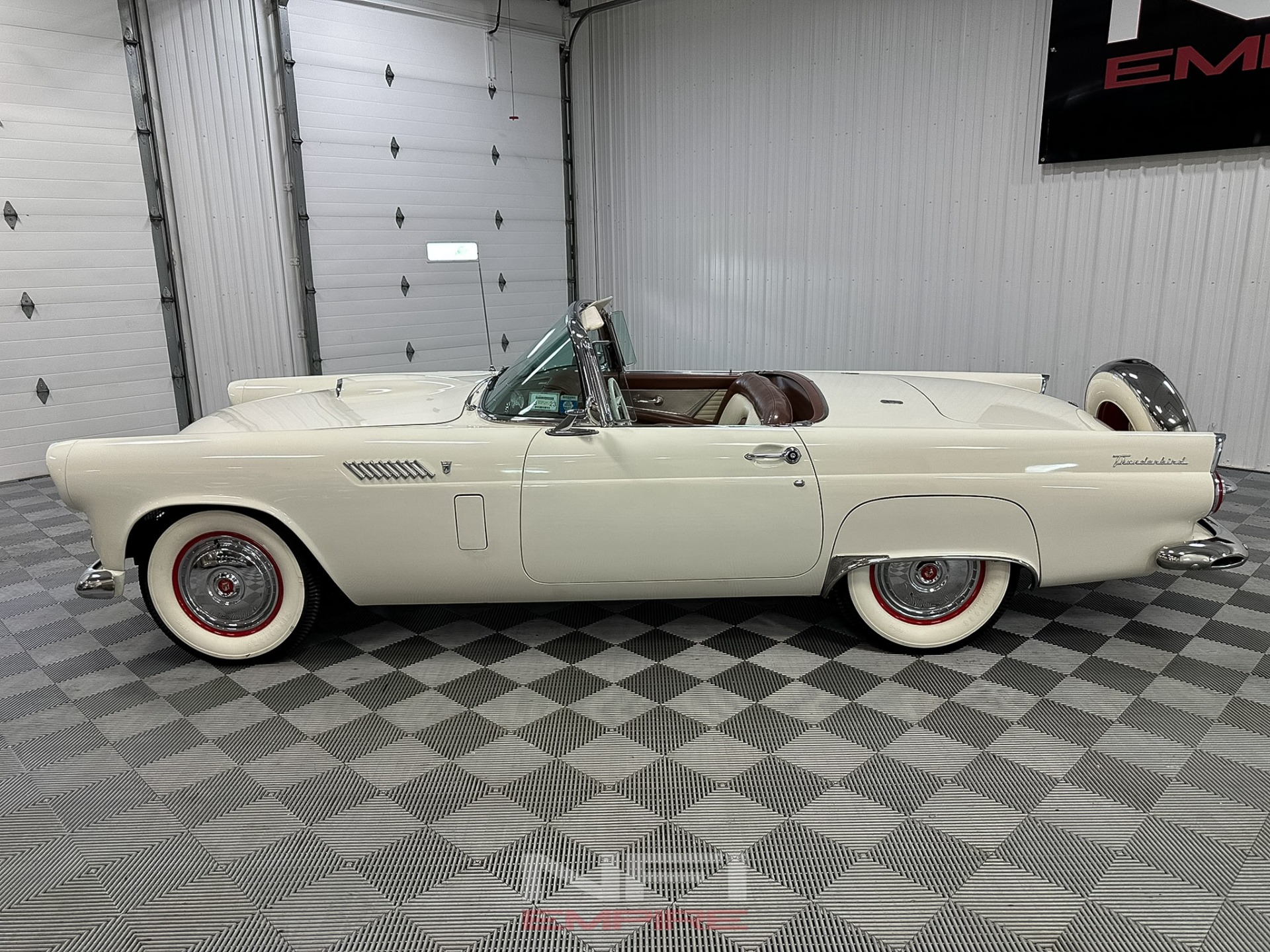 1956 Ford Thunderbird 4