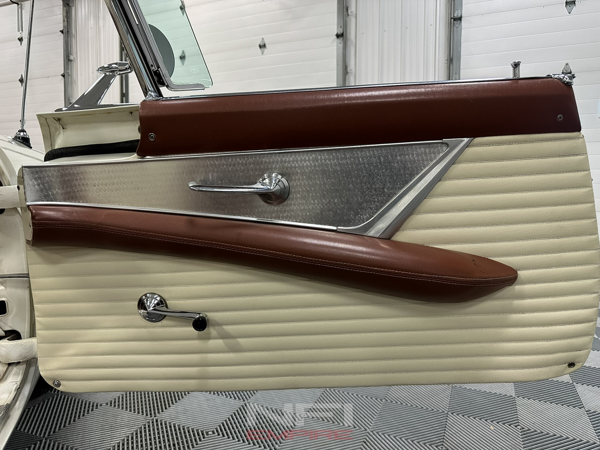 1956 Ford Thunderbird 54