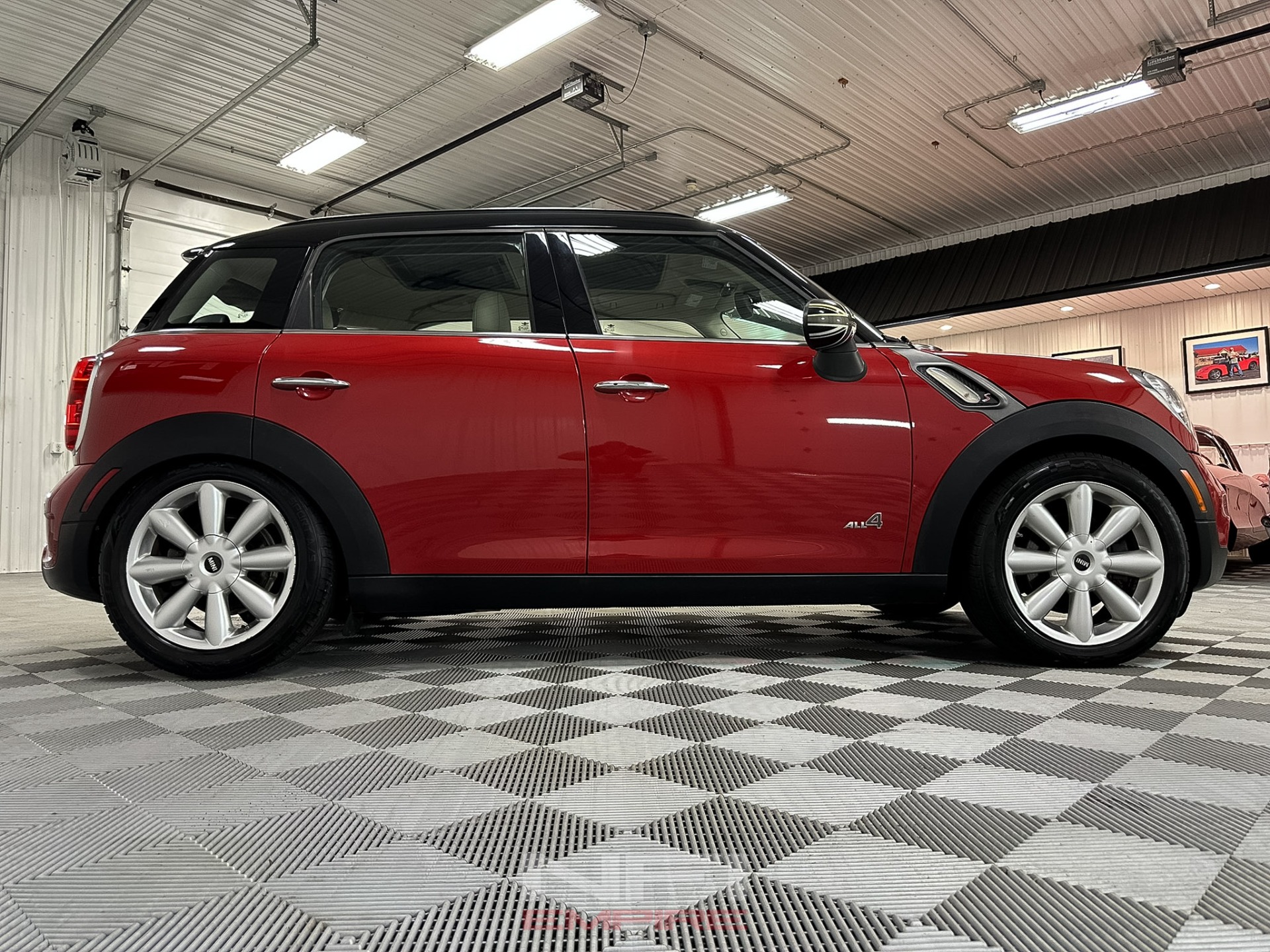 2014 MINI Countryman 17