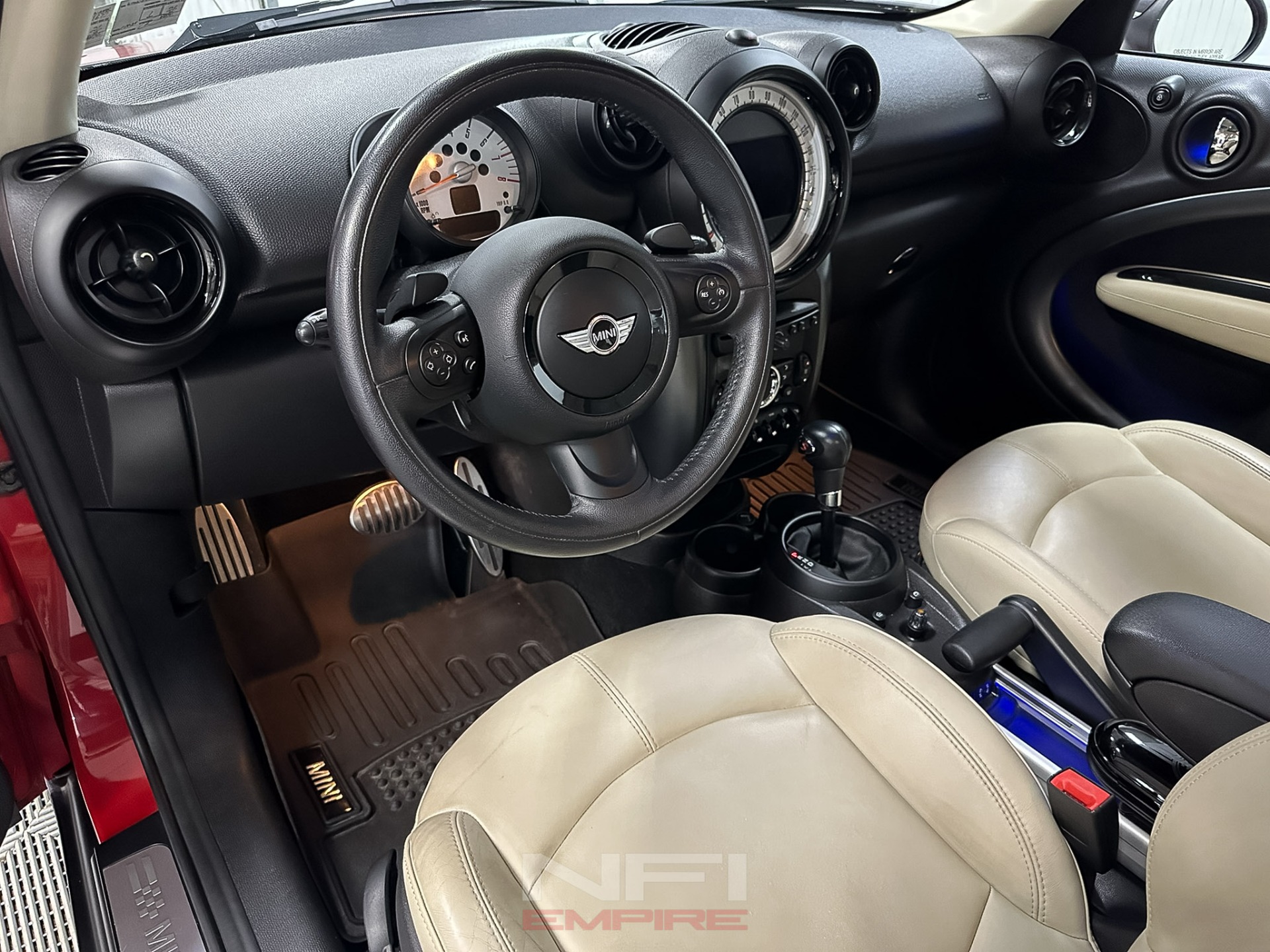 2014 MINI Countryman 23