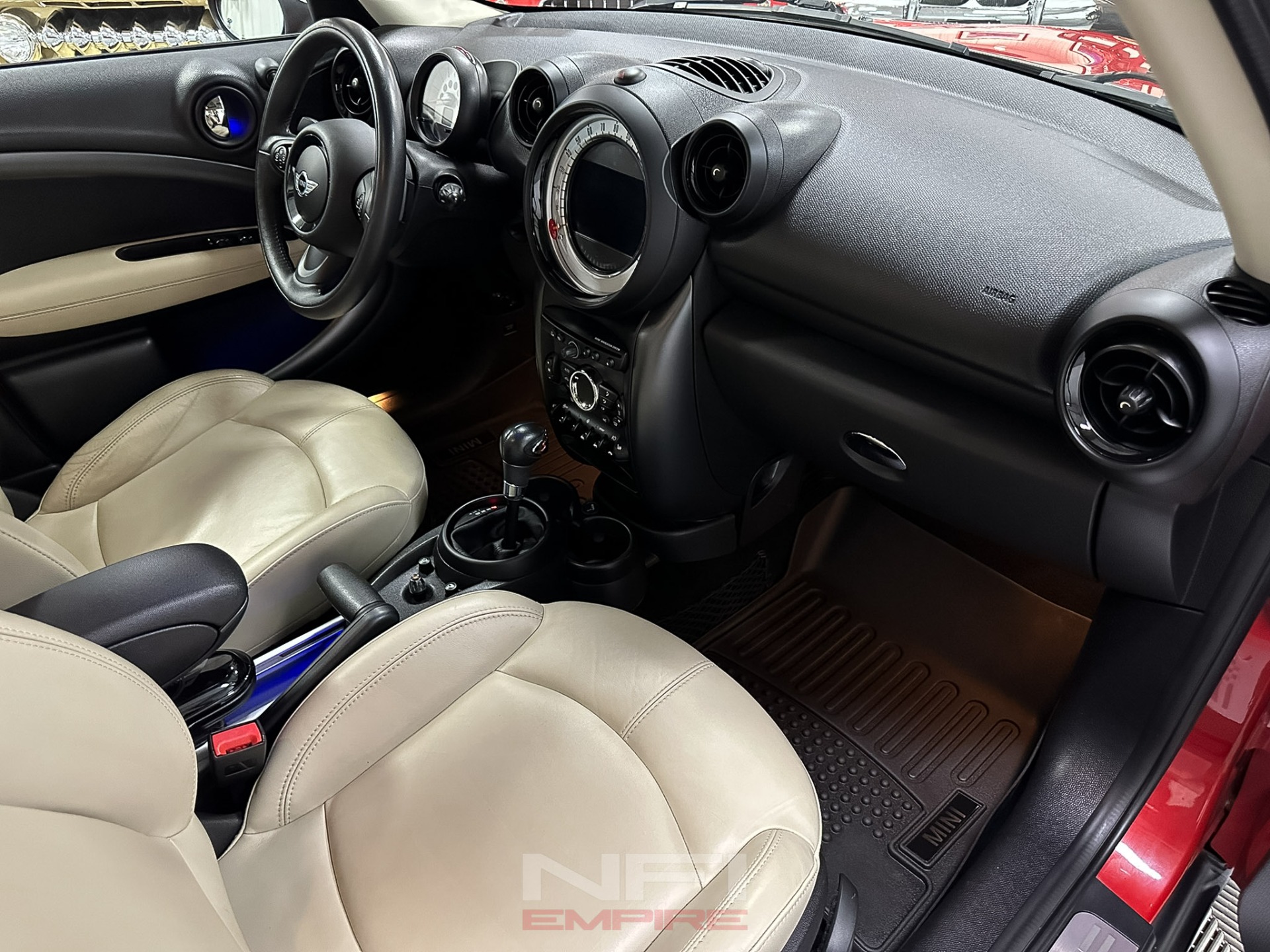 2014 MINI Countryman 37
