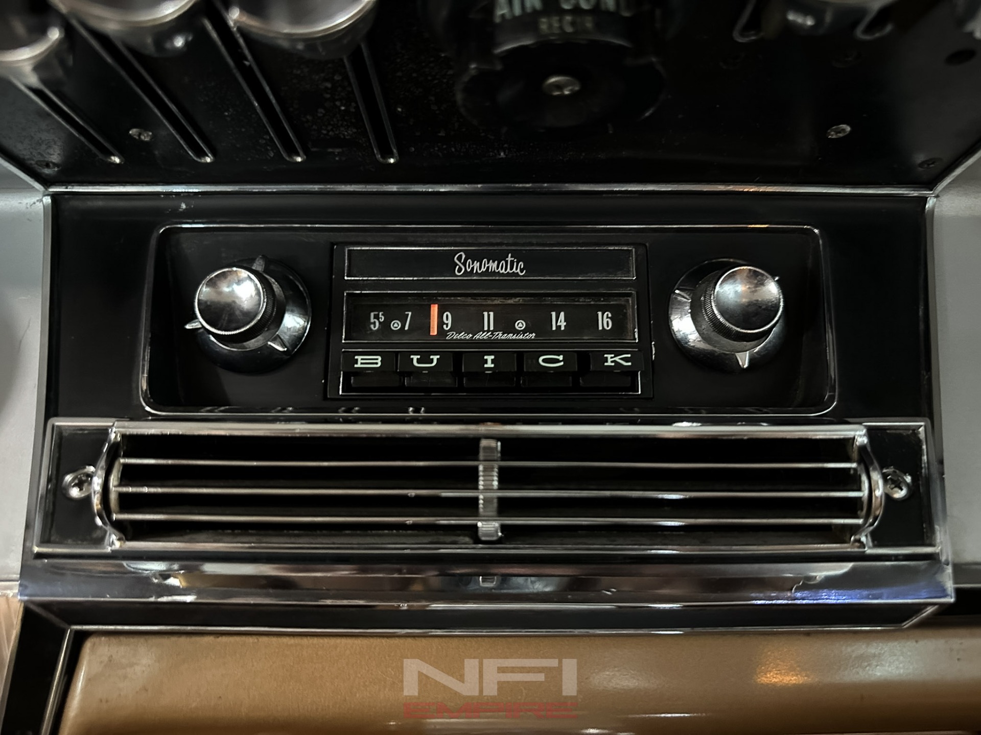 1963 Buick Wildcat 30