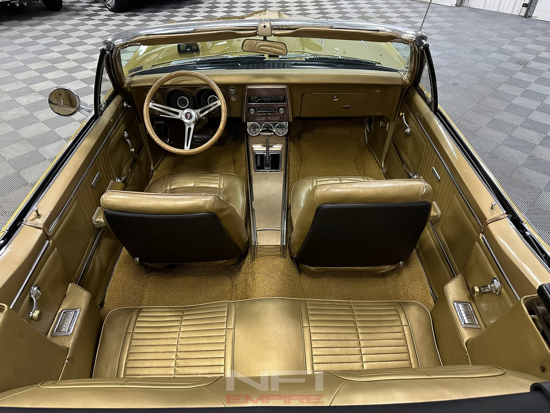 1967 Pontiac Firebird 32