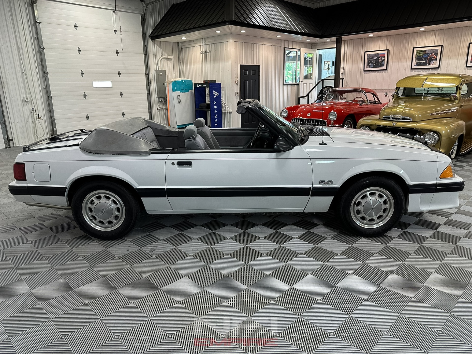 1987 Ford Mustang 12
