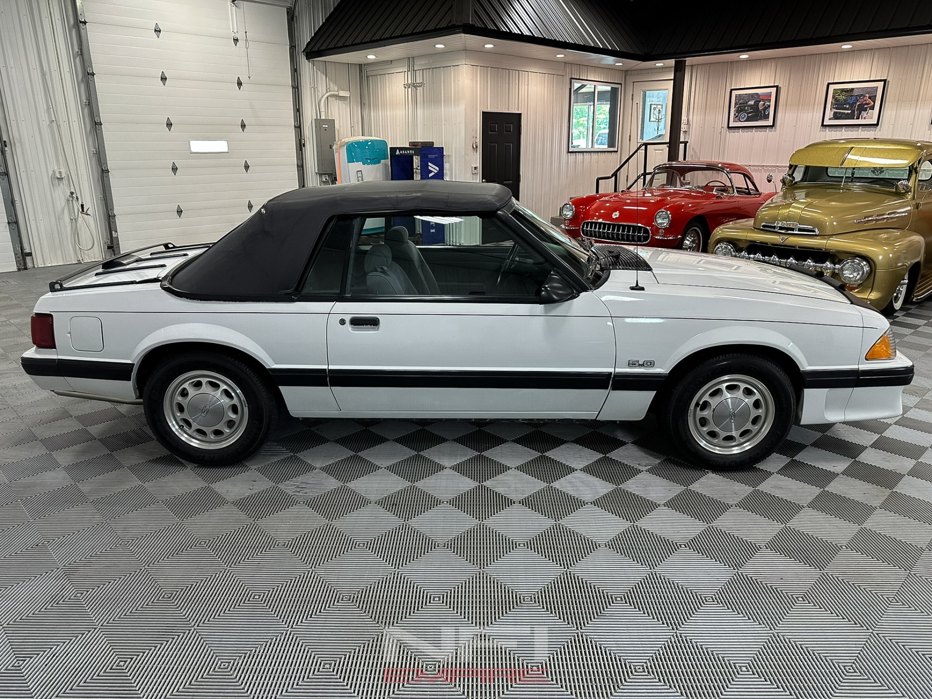 1987 Ford Mustang 13