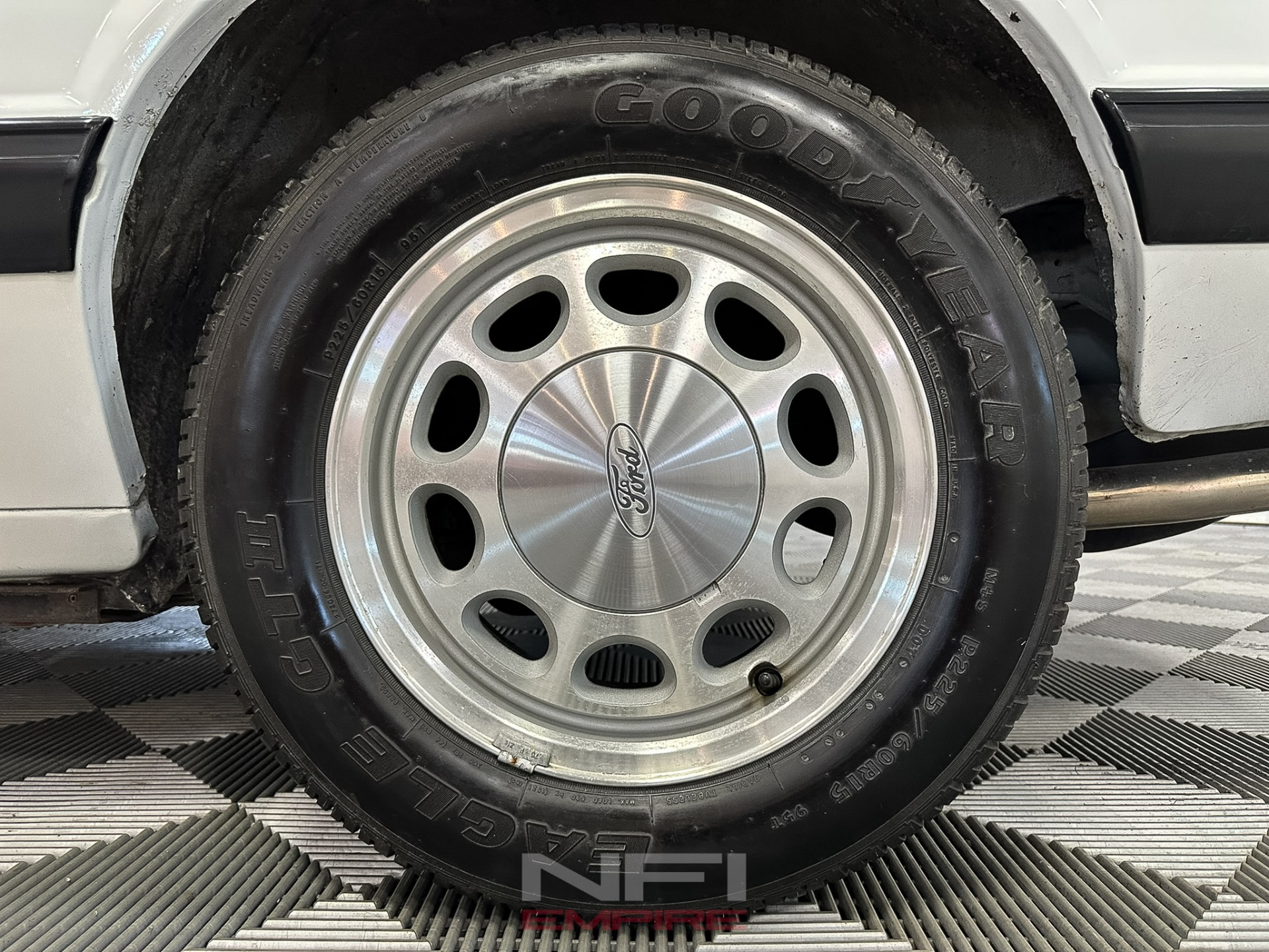 1987 Ford Mustang 30