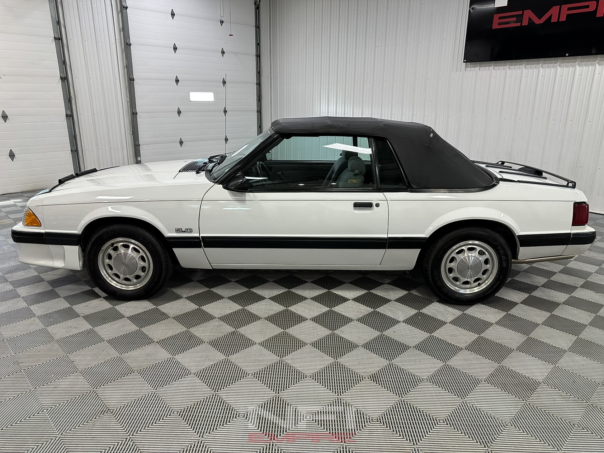 1987 Ford Mustang 4