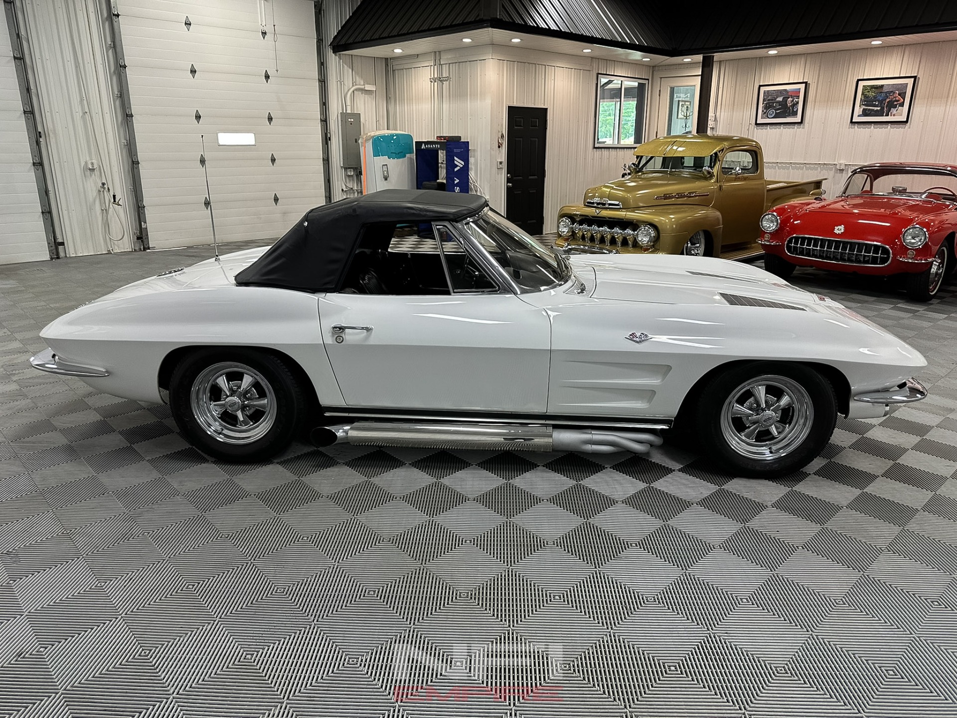 1963 Chevrolet Corvette 13