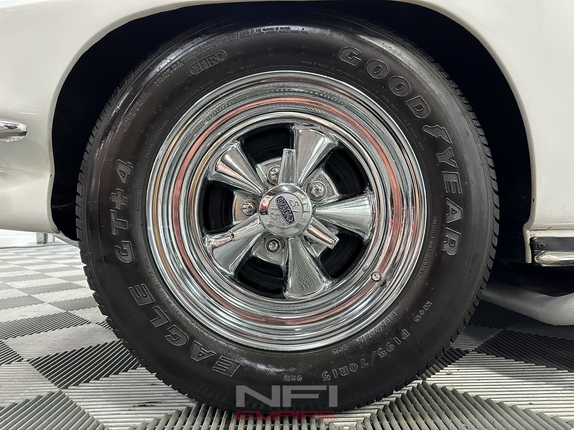 1963 Chevrolet Corvette 21