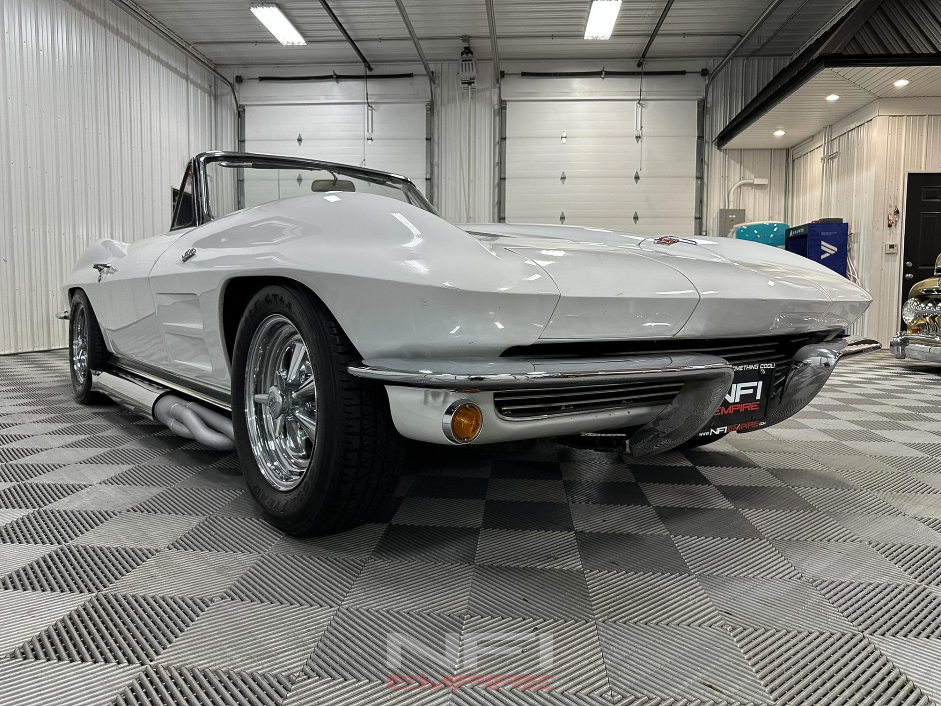 1963 Chevrolet Corvette 24
