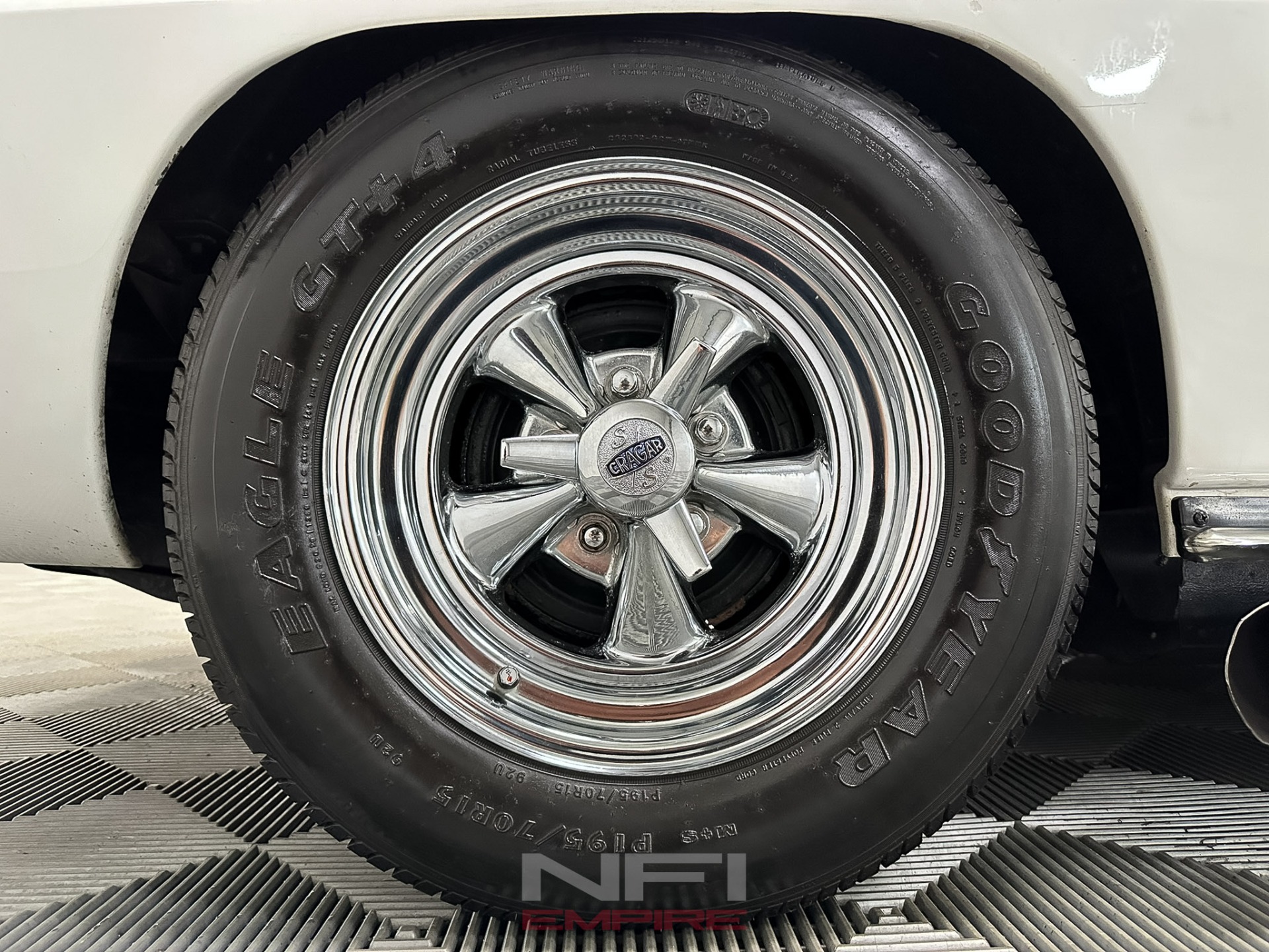 1963 Chevrolet Corvette 27