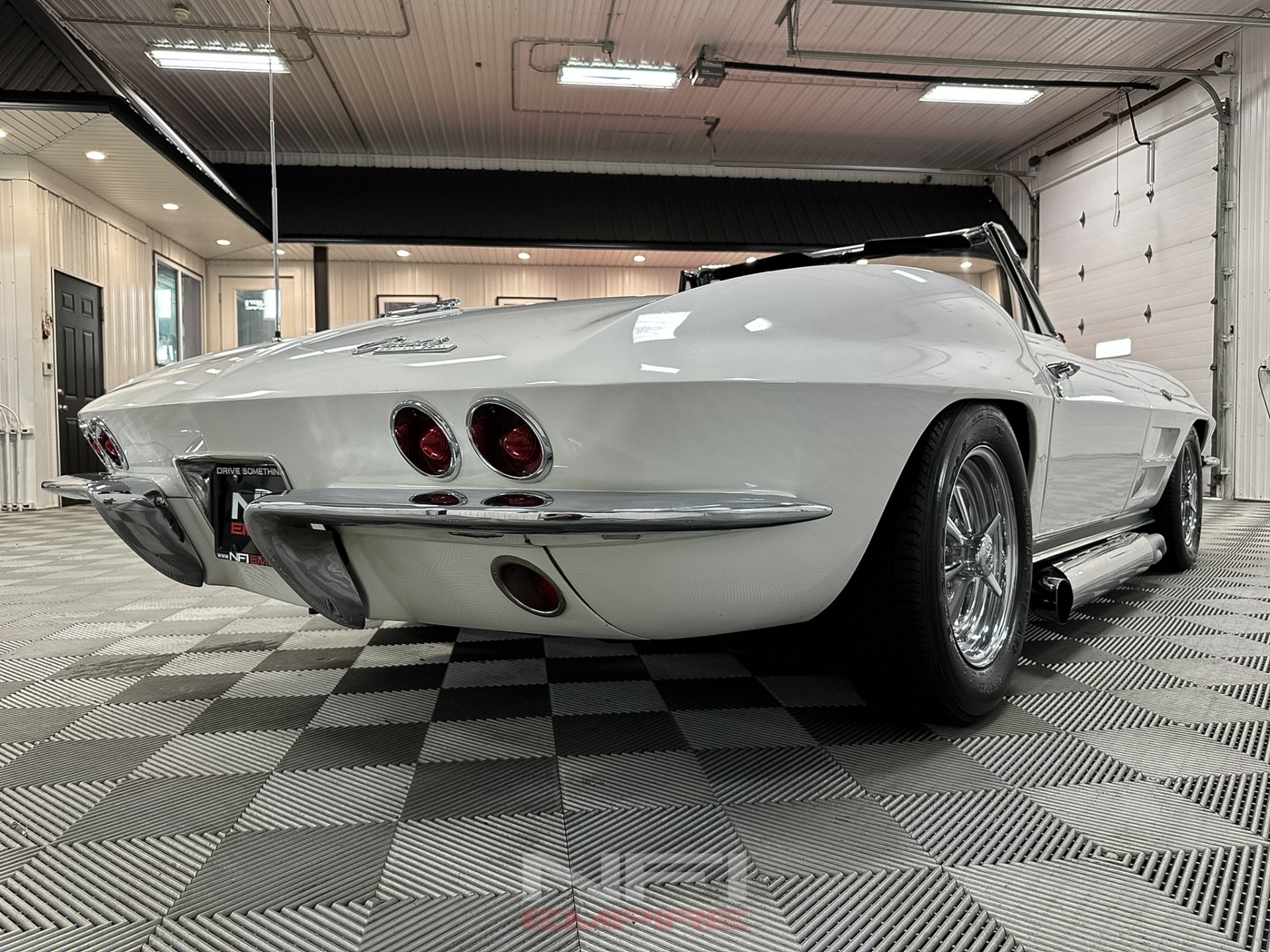 1963 Chevrolet Corvette 28