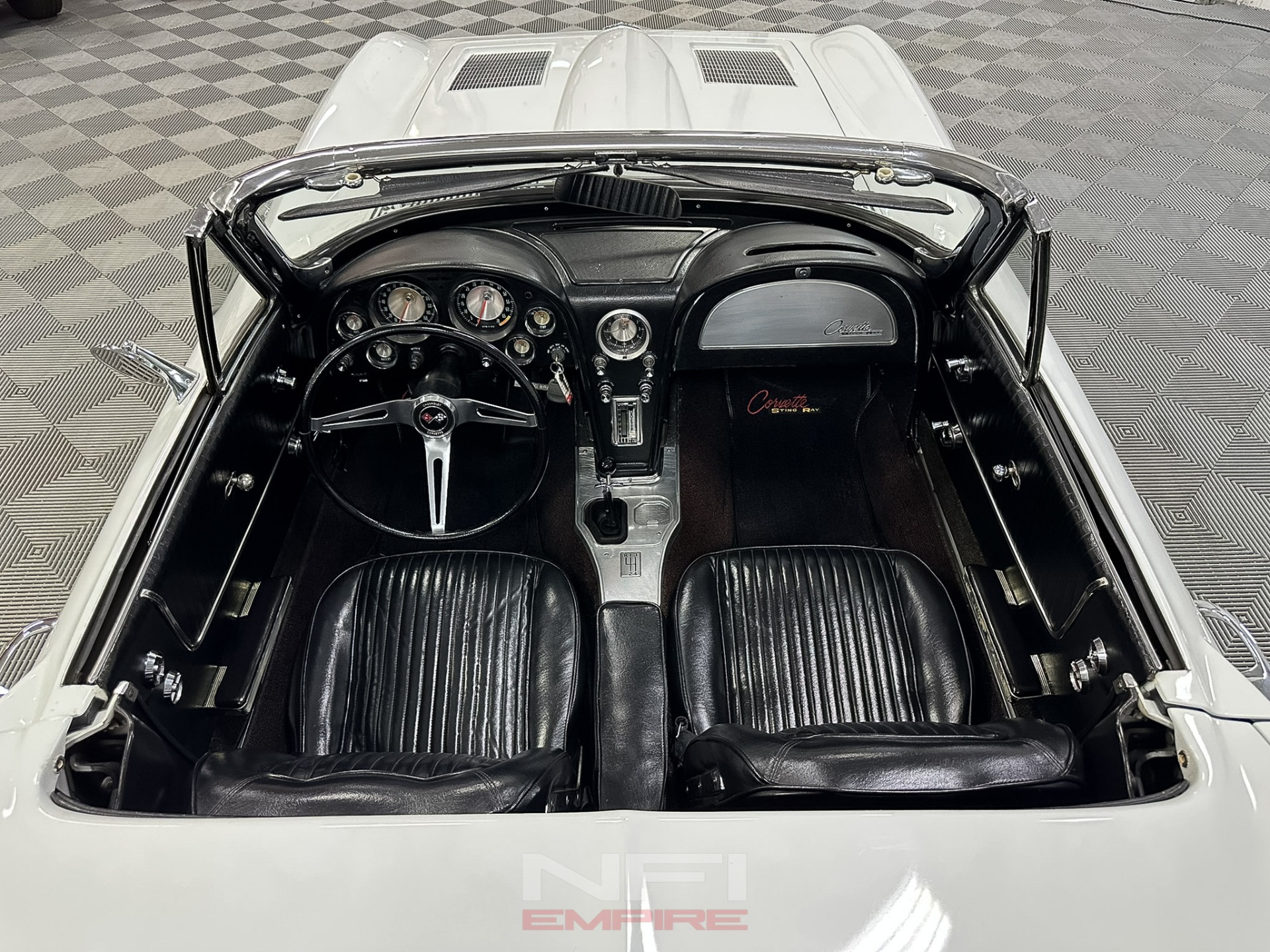 1963 Chevrolet Corvette 32