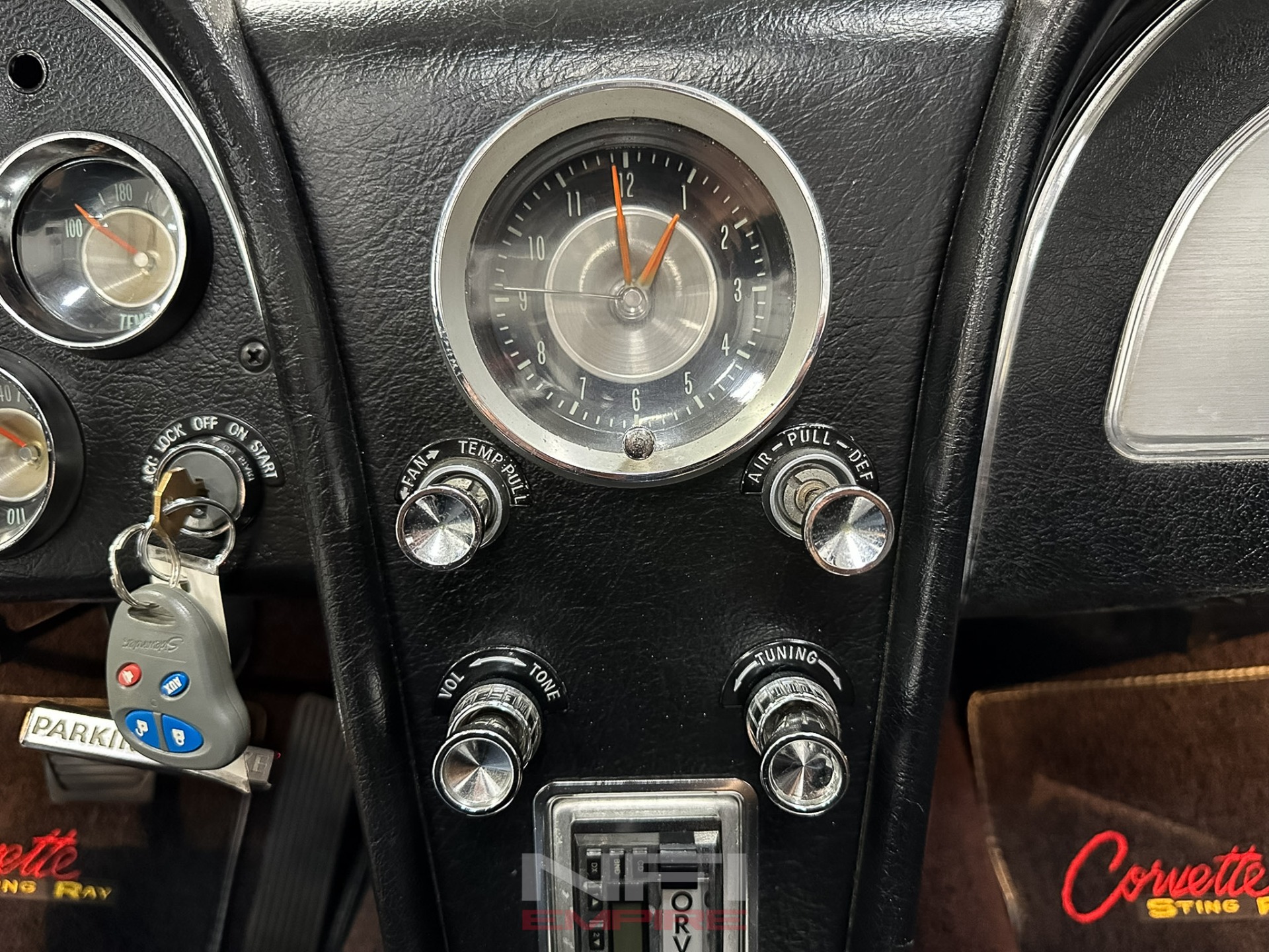1963 Chevrolet Corvette 37