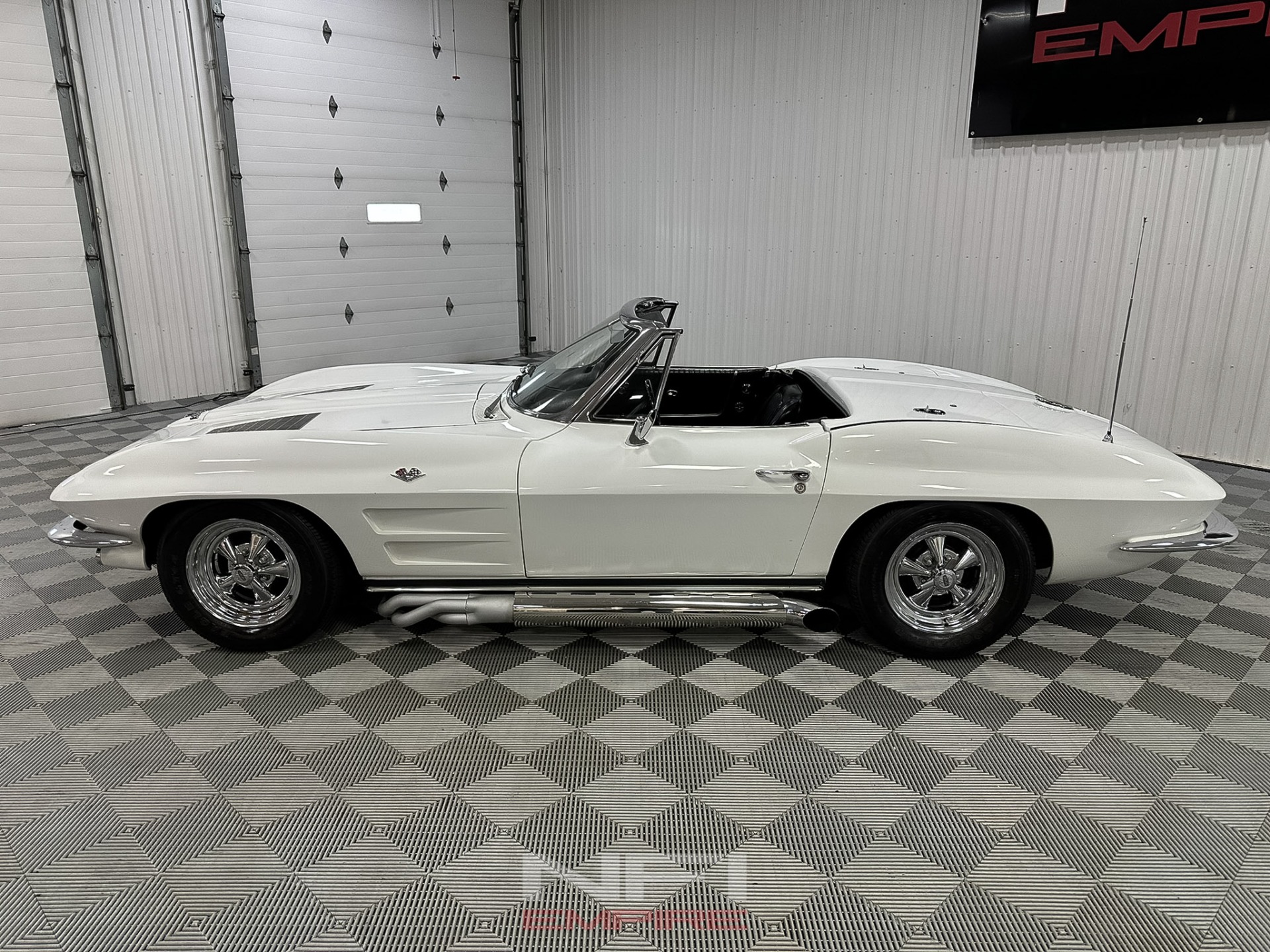 1963 Chevrolet Corvette 3