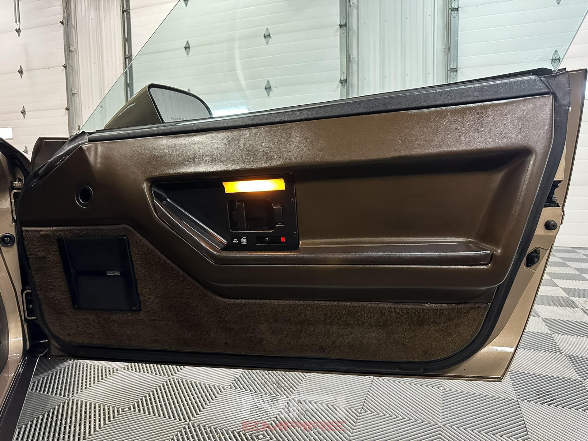 1984 Chevrolet Corvette 35