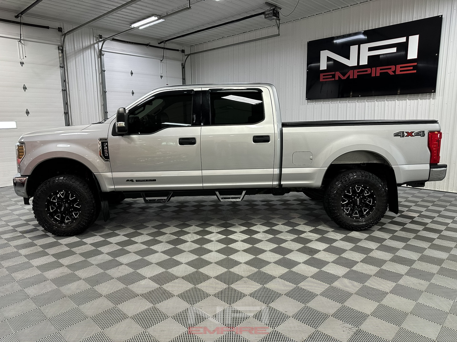 2018 Ford F250 Super Duty Crew Cab 2