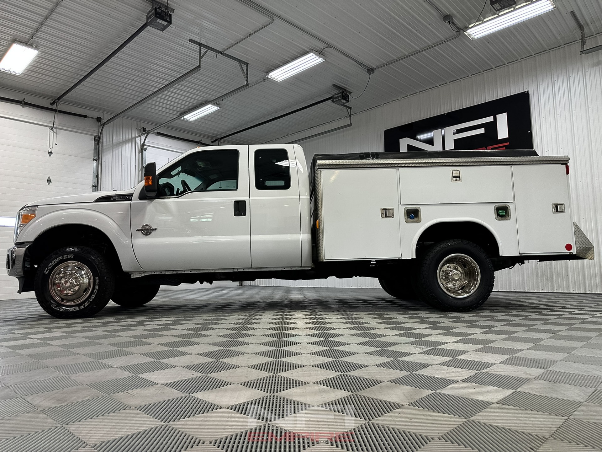 2014 Ford F350 Super Duty Super Cab & Chassis 10