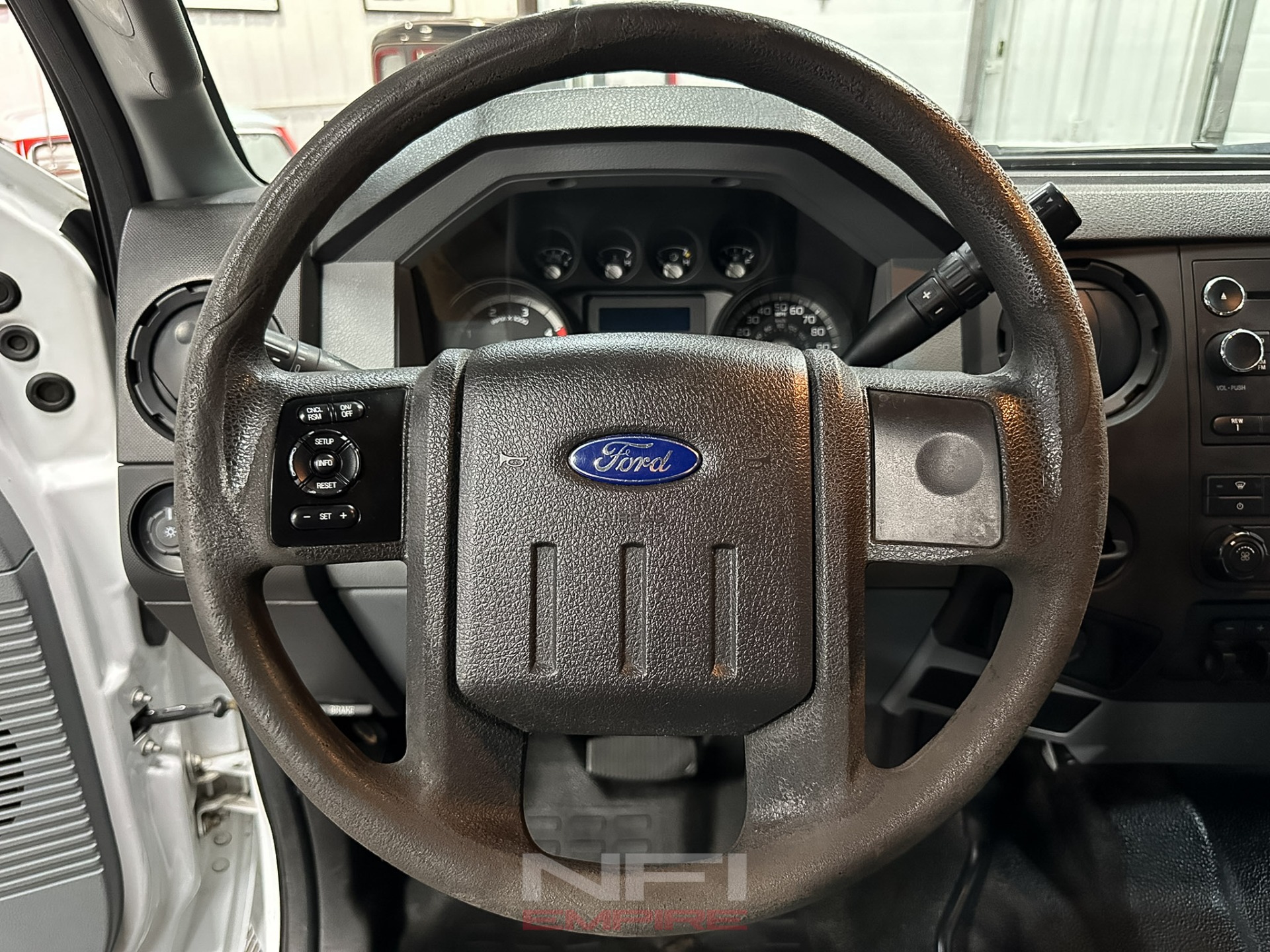 2014 Ford F350 Super Duty Super Cab & Chassis 24