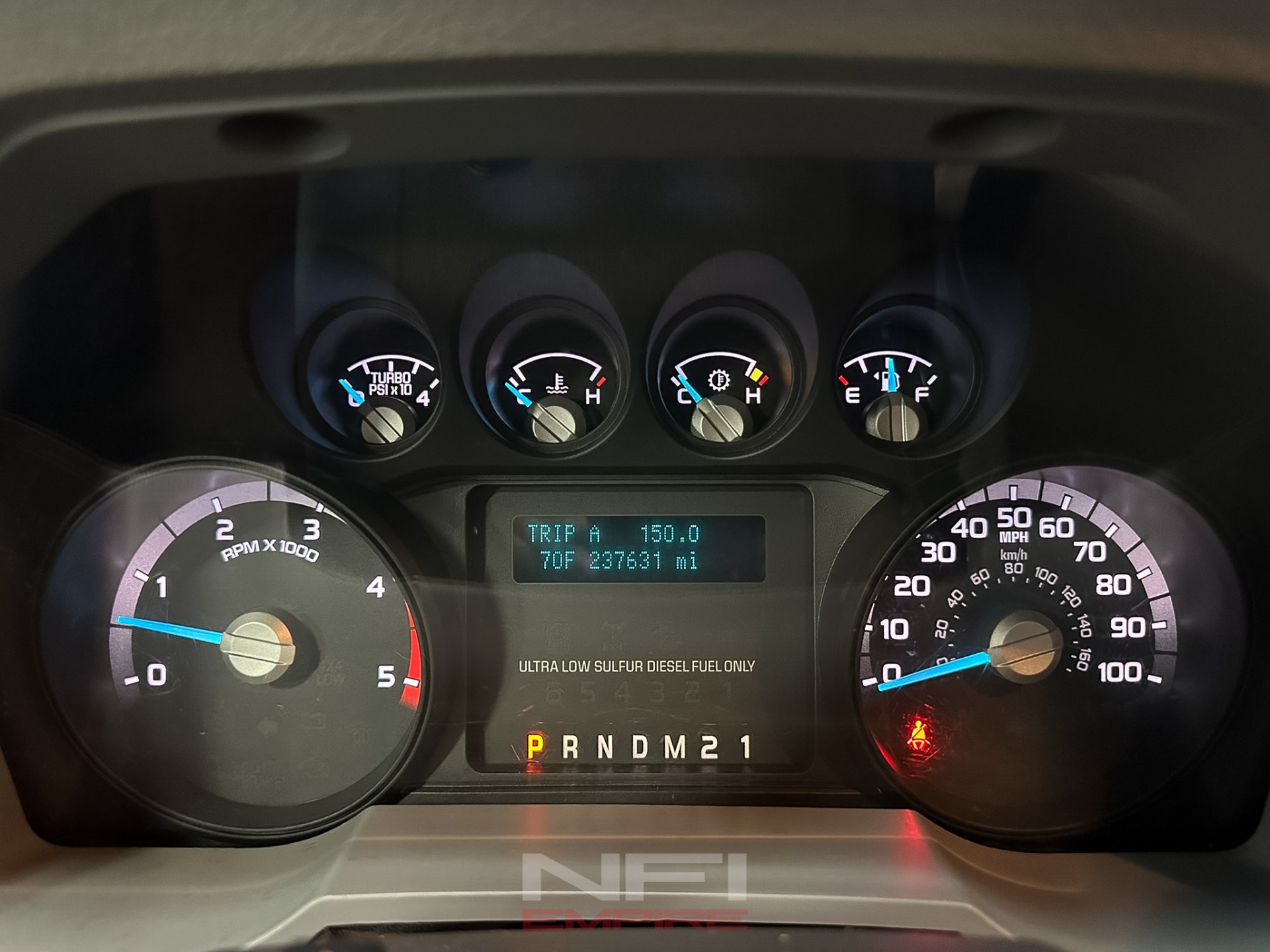 2014 Ford F350 Super Duty Super Cab & Chassis 25