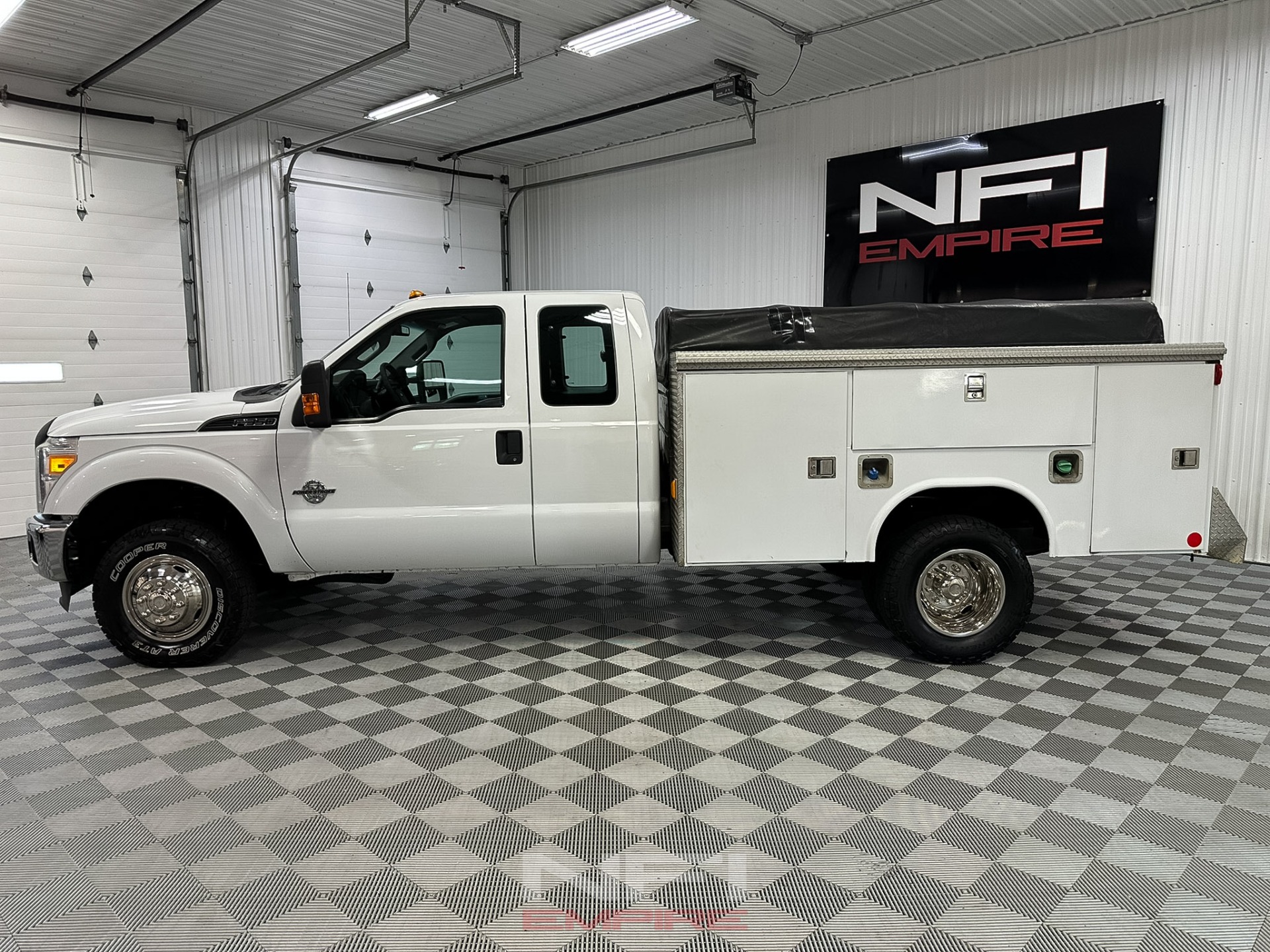2014 Ford F350 Super Duty Super Cab & Chassis 2