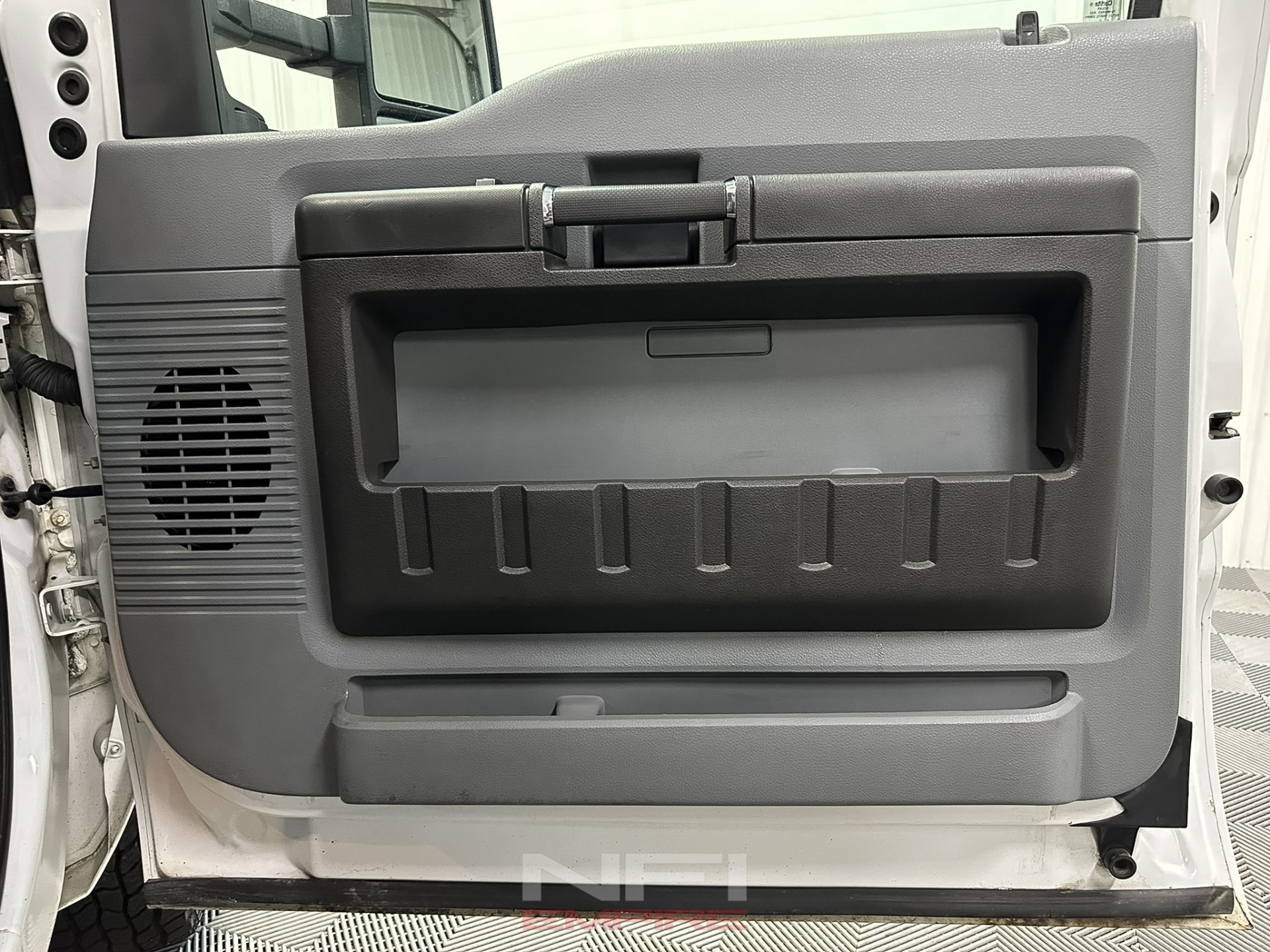 2014 Ford F350 Super Duty Super Cab & Chassis 35