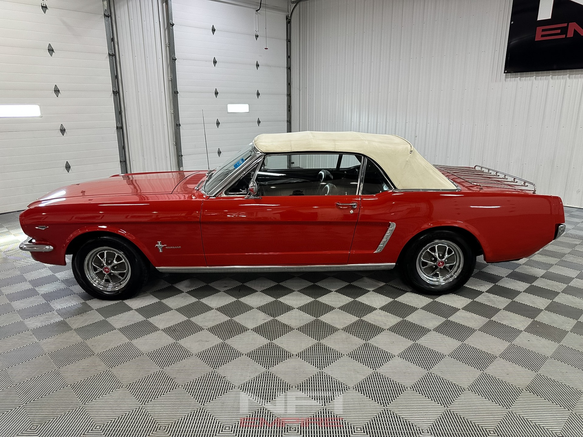 1965 Ford Mustang Convertible 4