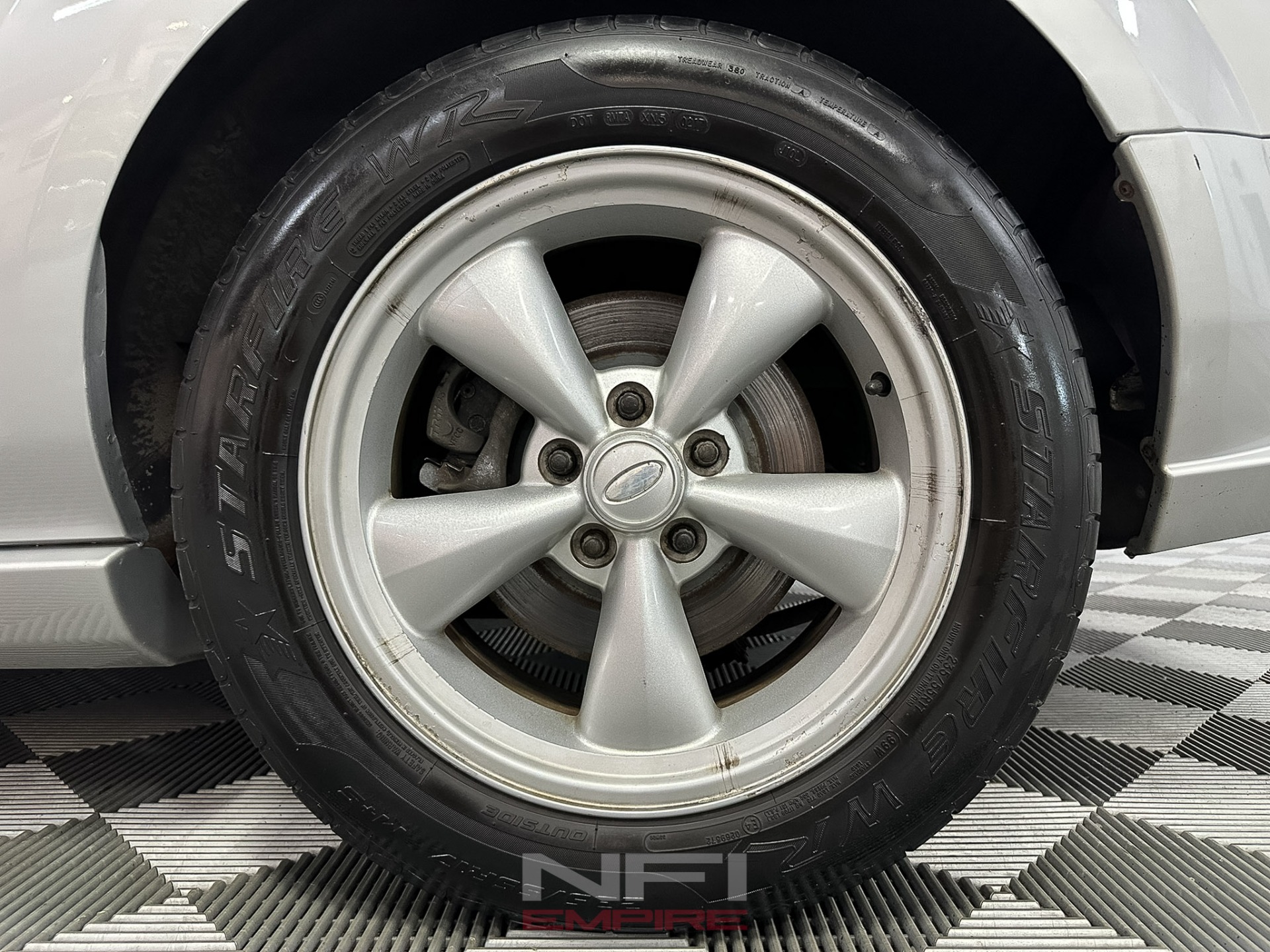 2006 Ford Mustang 12