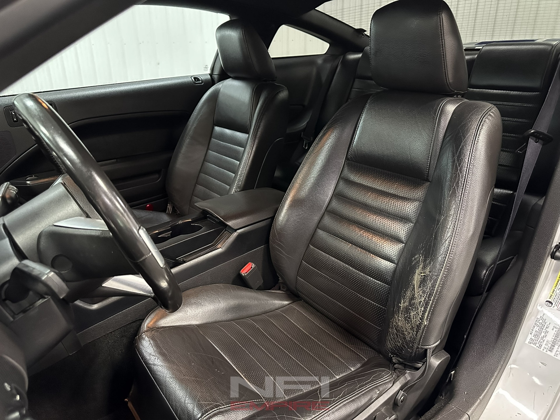 2006 Ford Mustang 24