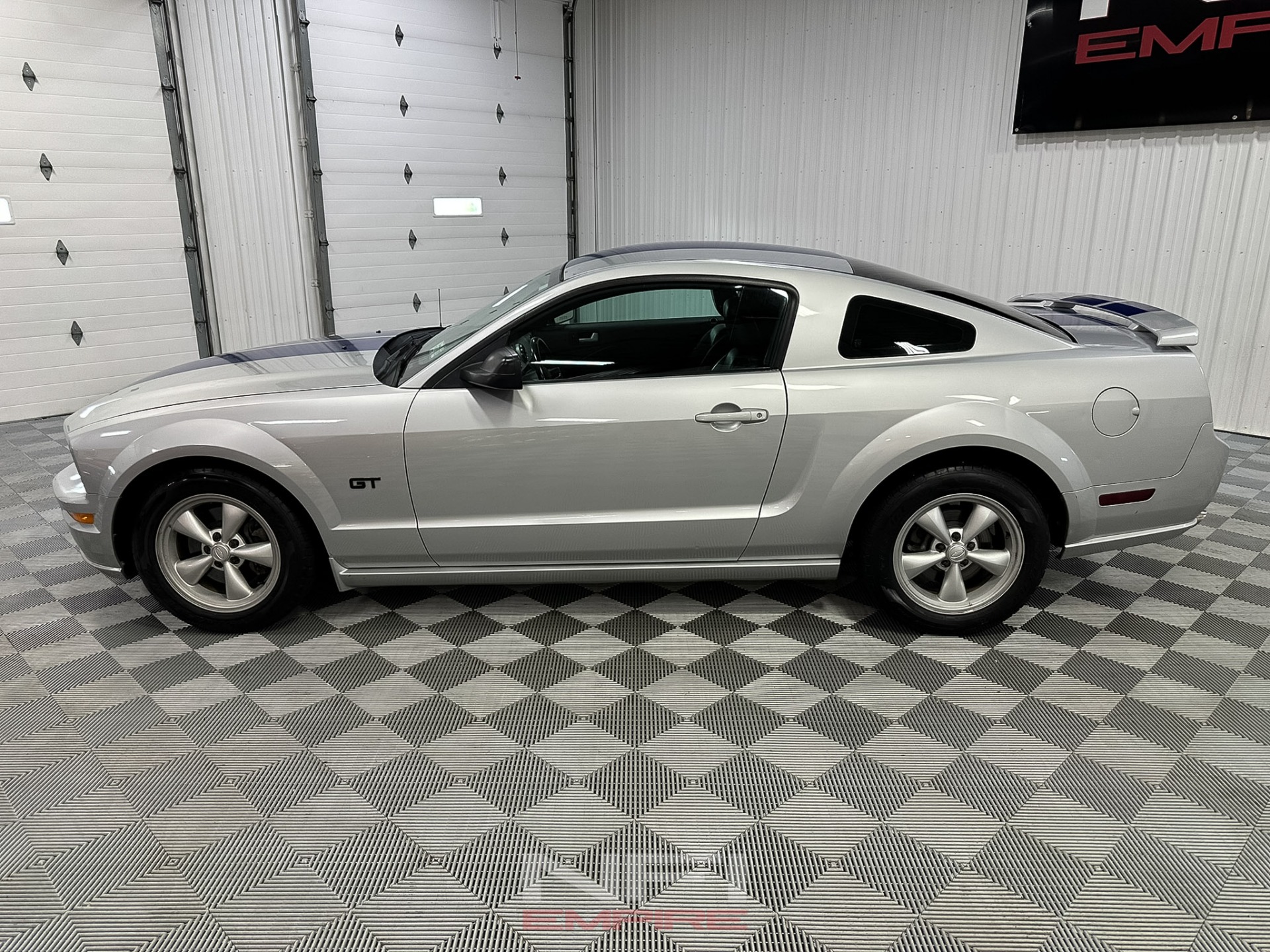 2006 Ford Mustang 2