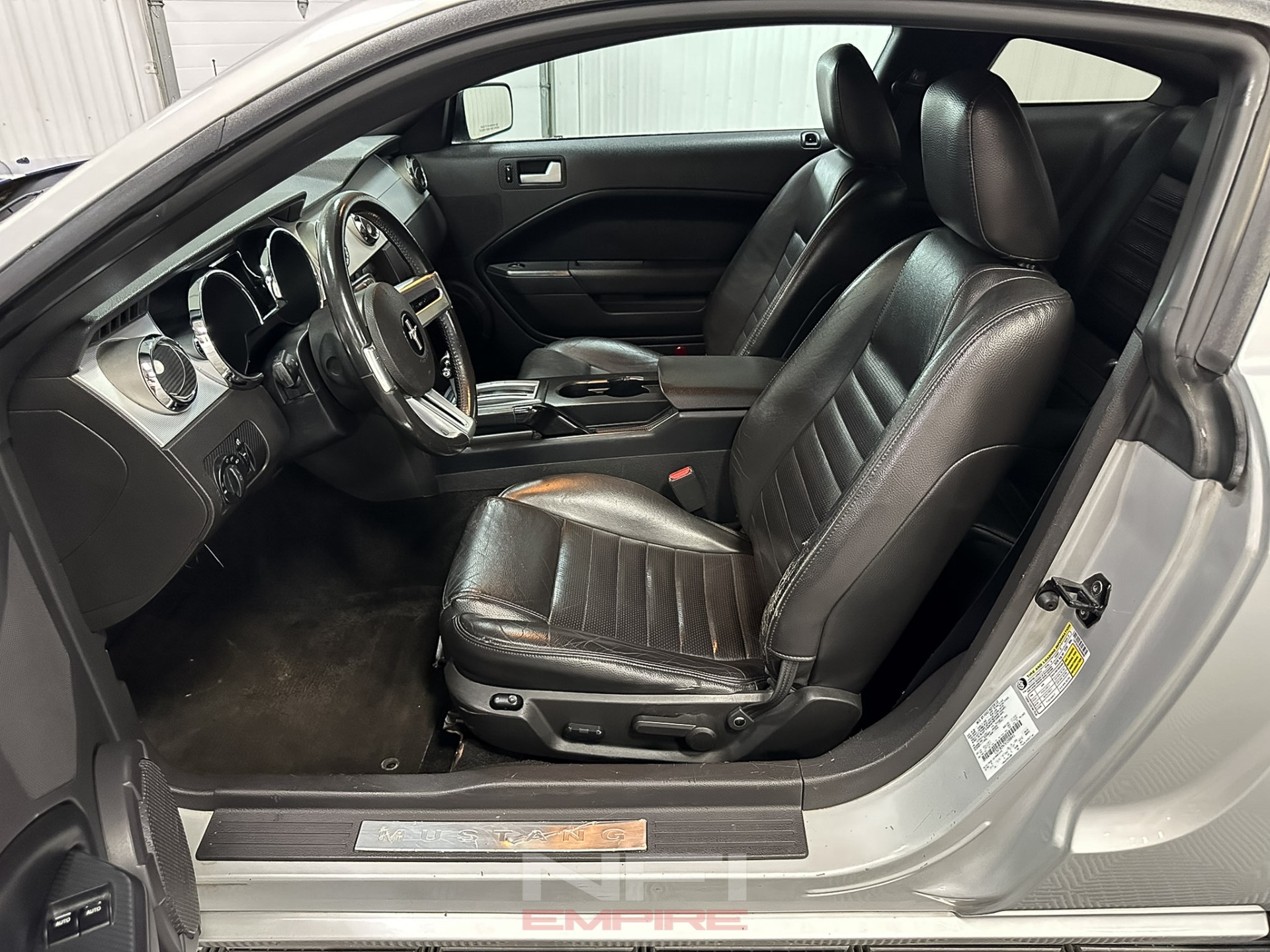 2006 Ford Mustang 30