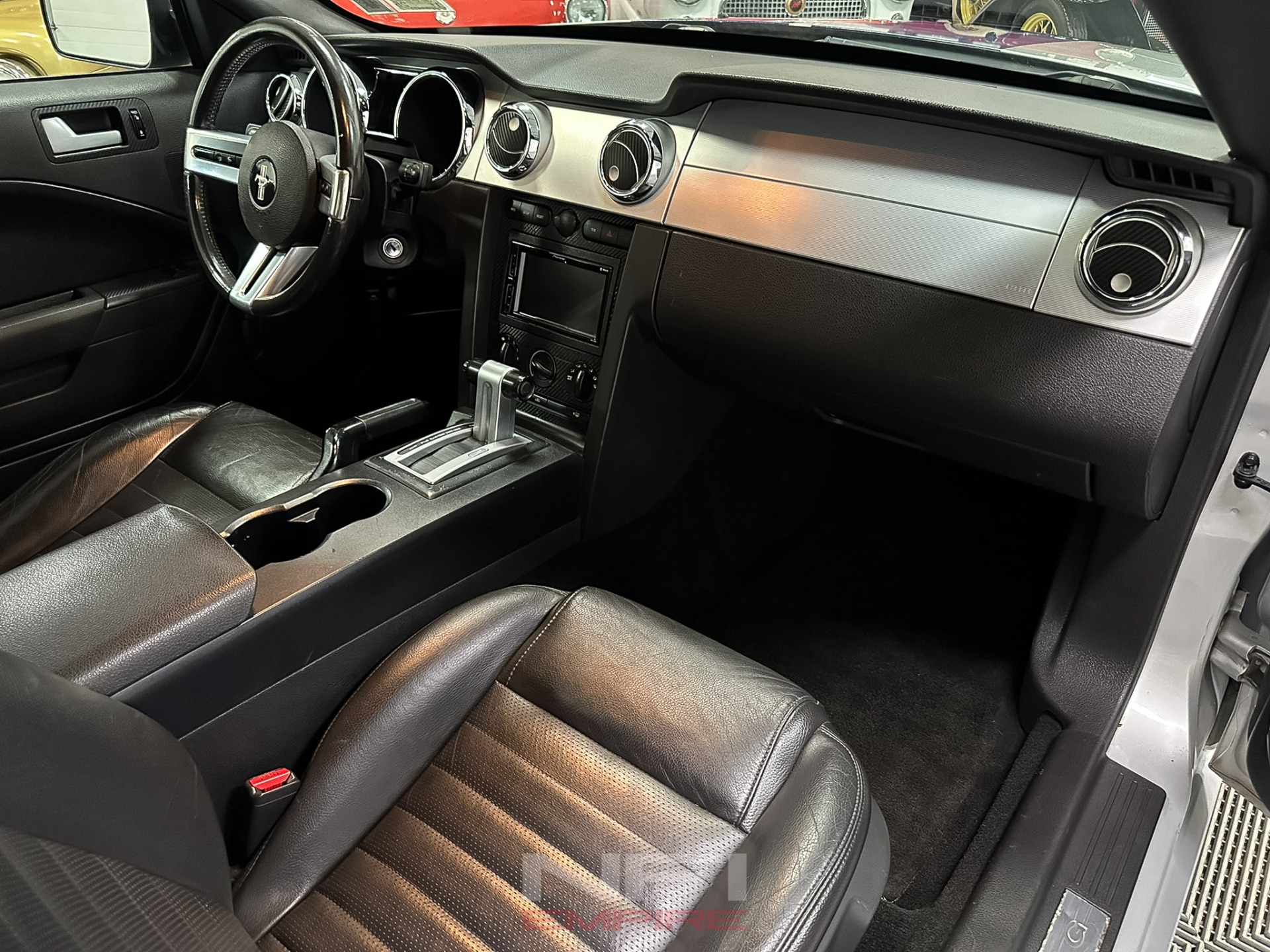 2006 Ford Mustang 32