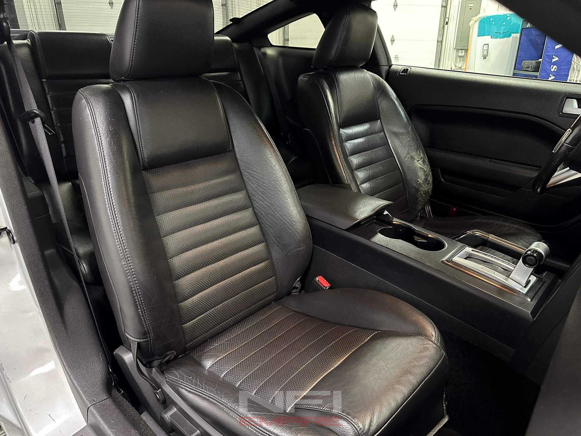 2006 Ford Mustang 33