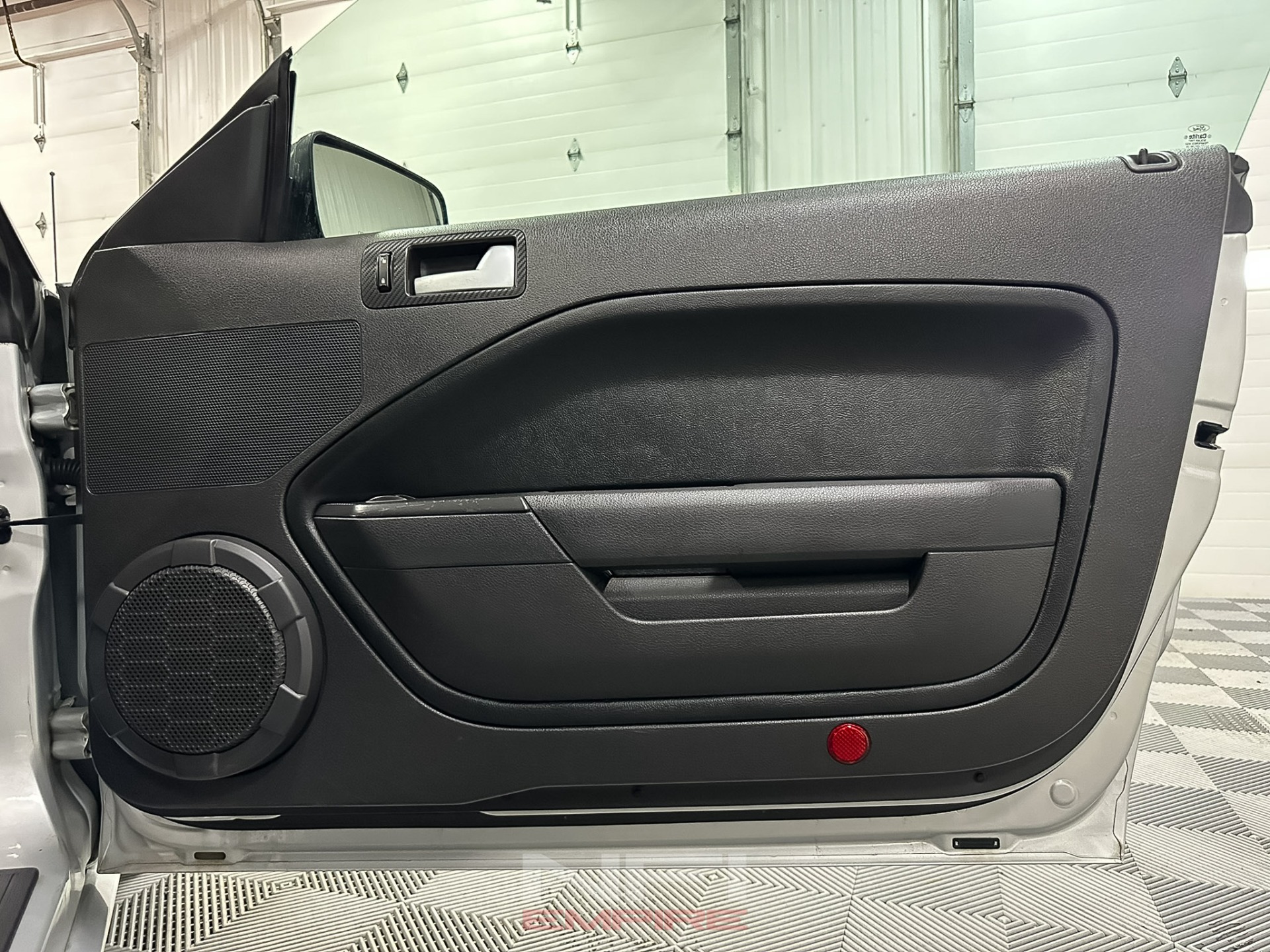 2006 Ford Mustang 35