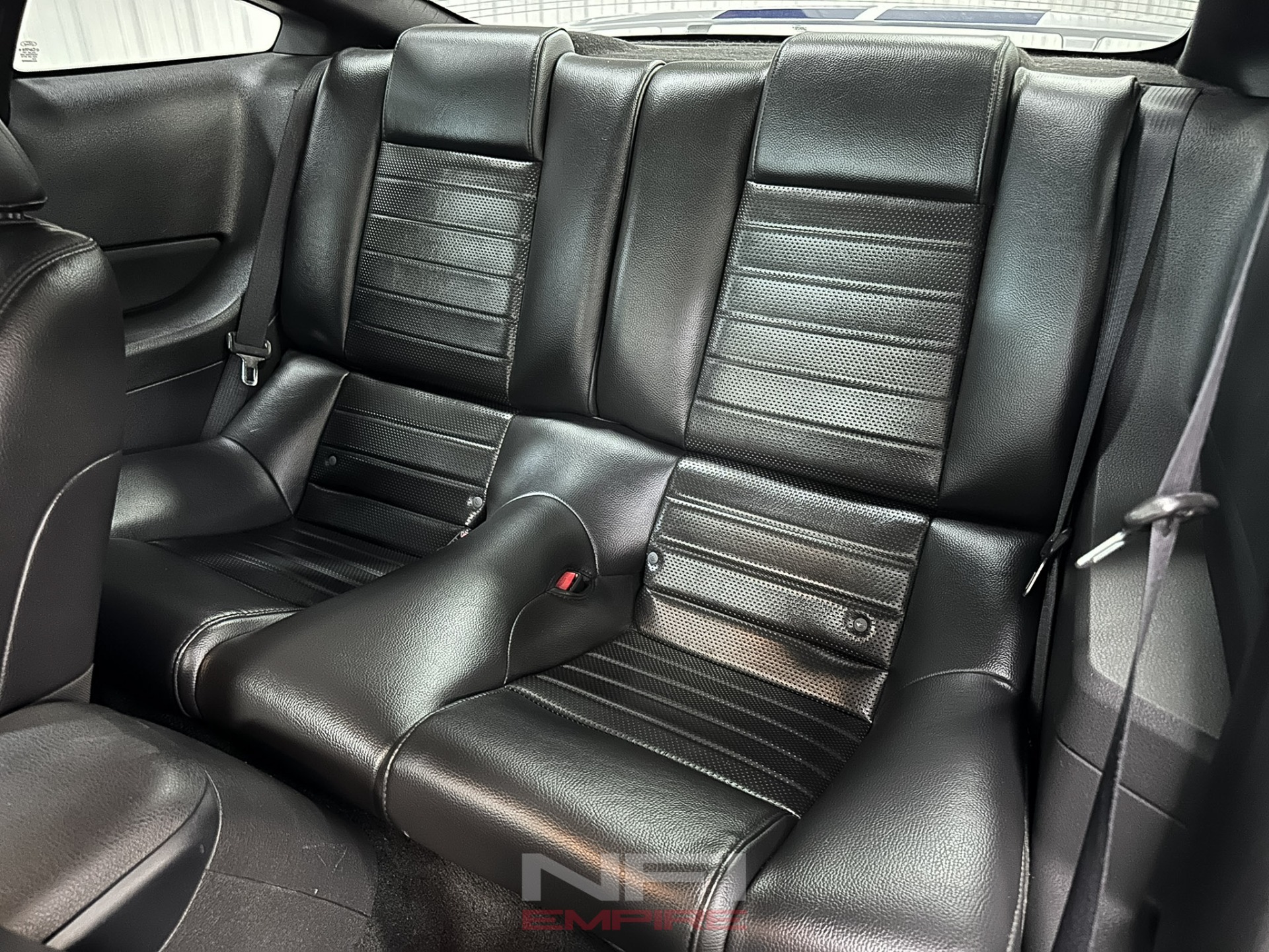 2006 Ford Mustang 37