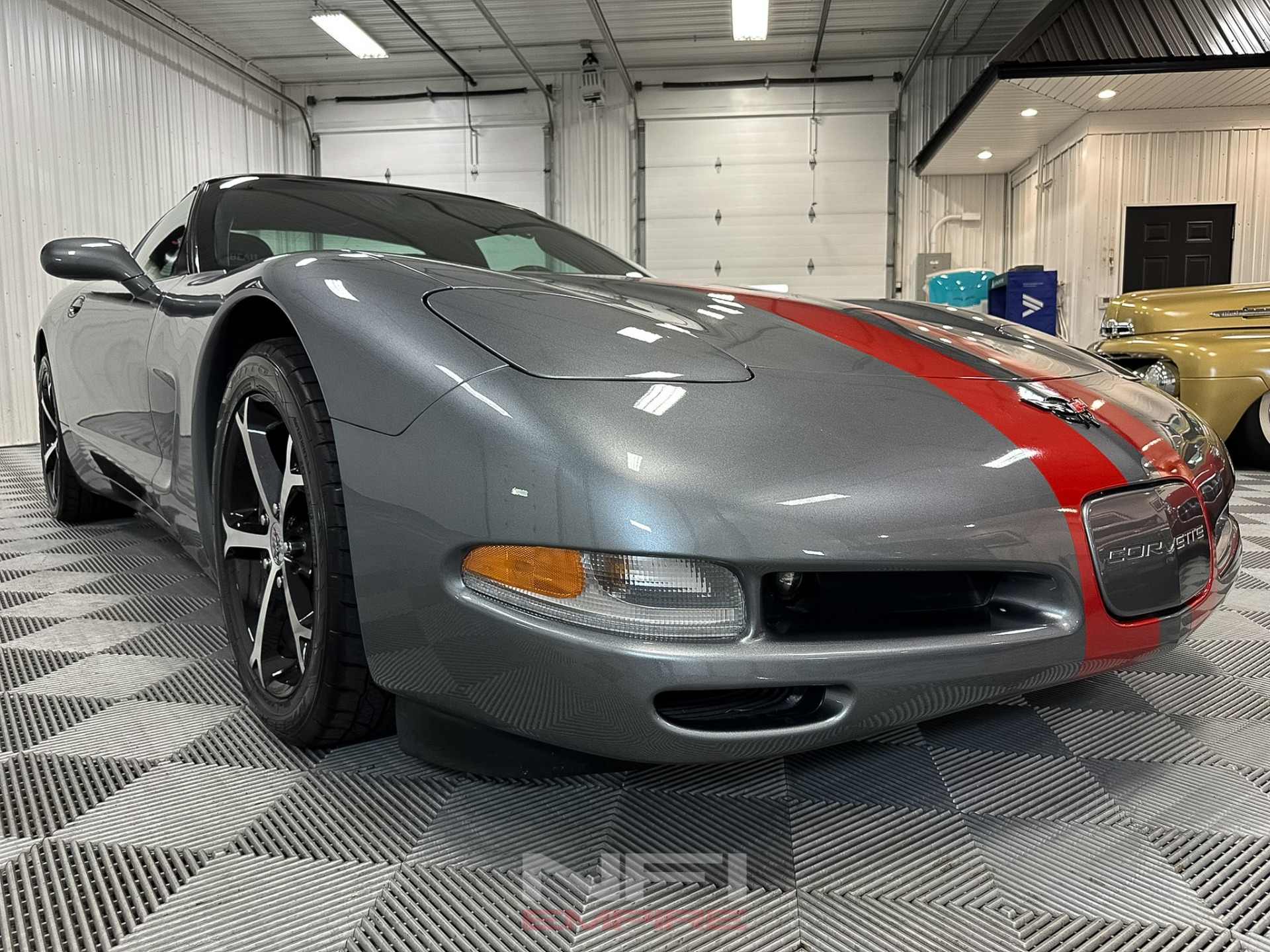 2004 Chevrolet Corvette 14