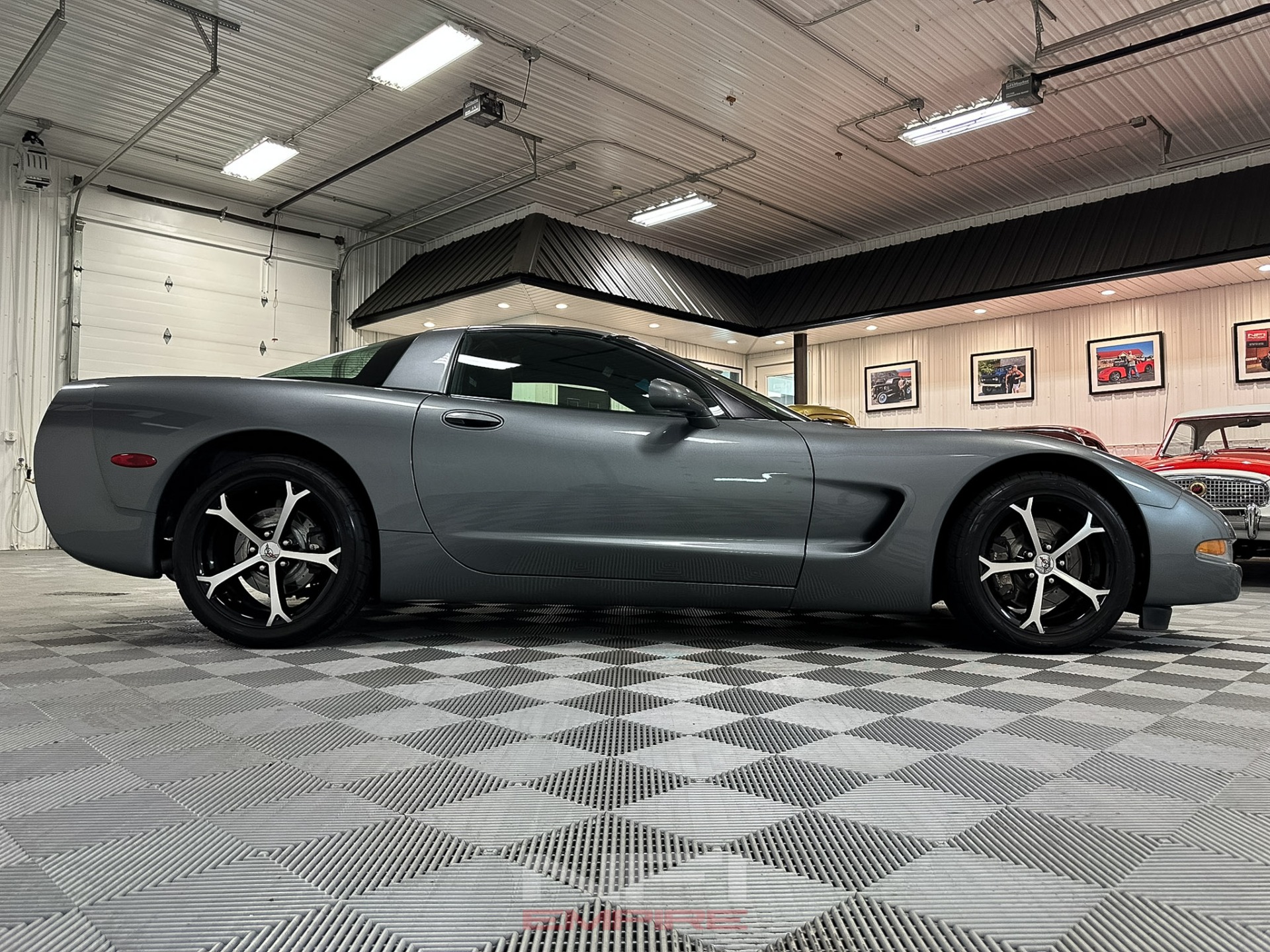 2004 Chevrolet Corvette 16