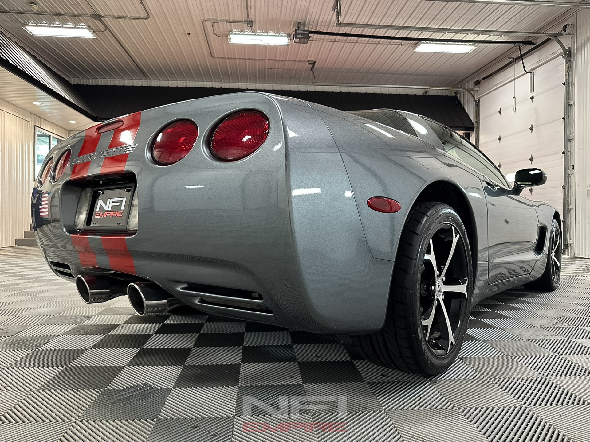 2004 Chevrolet Corvette 18