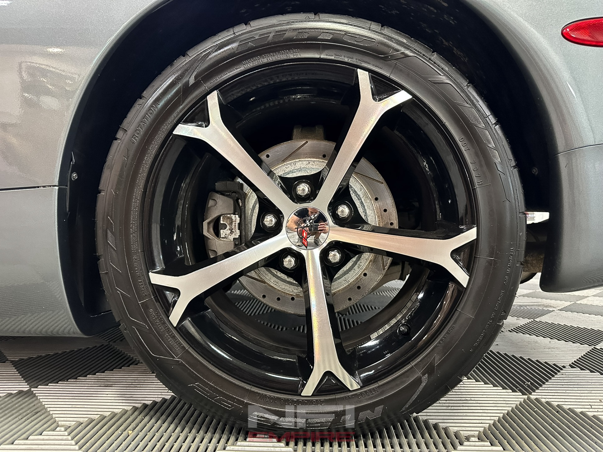 2004 Chevrolet Corvette 21