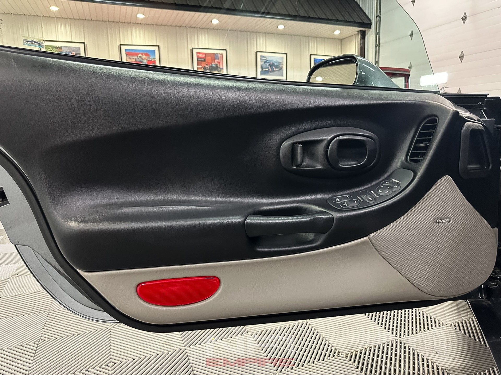 2004 Chevrolet Corvette 33