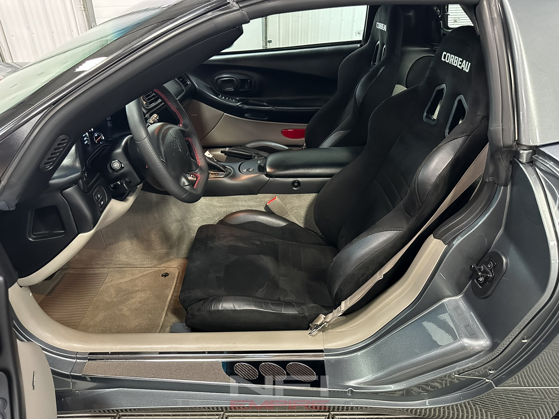 2004 Chevrolet Corvette 35