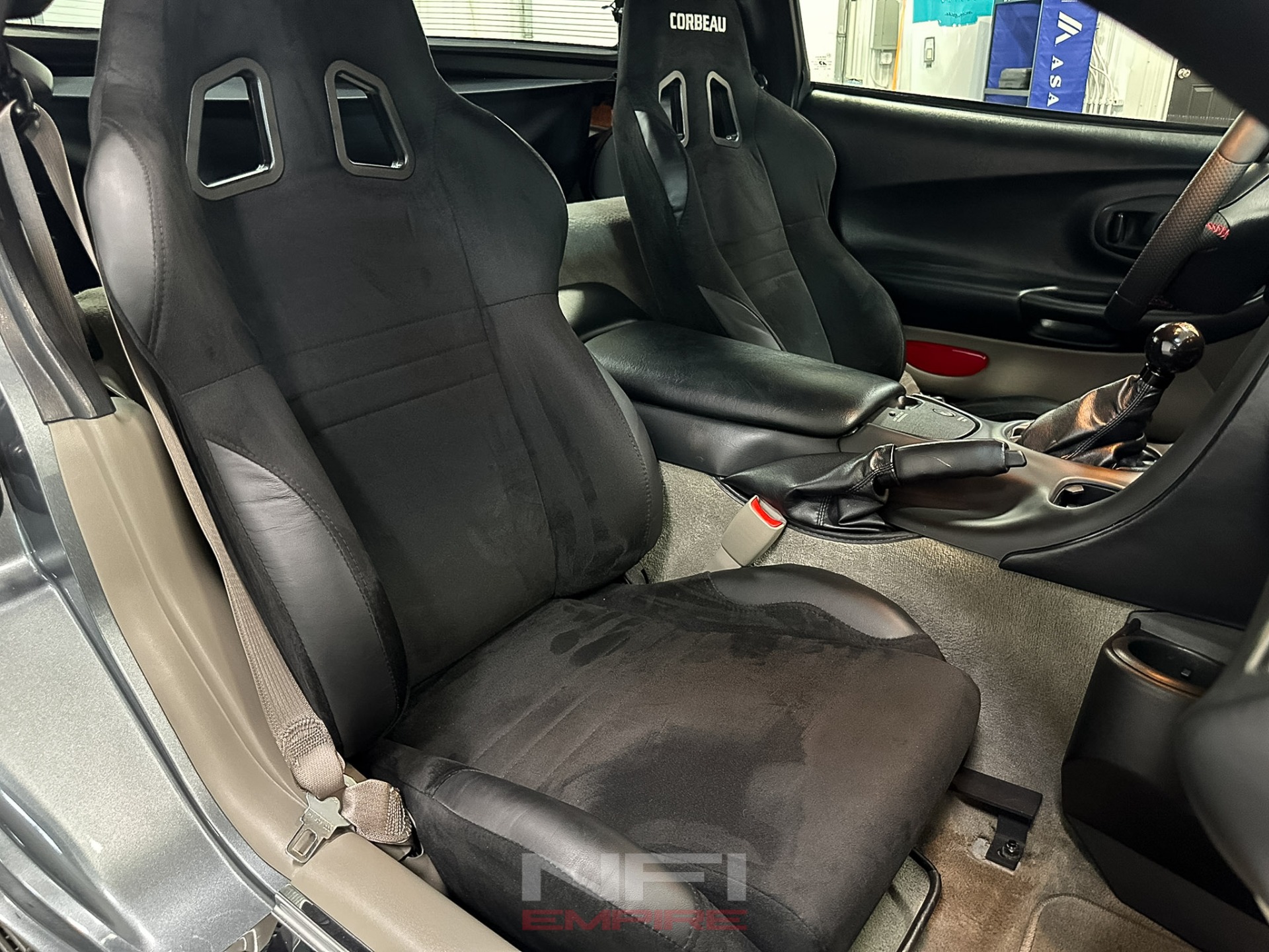 2004 Chevrolet Corvette 37