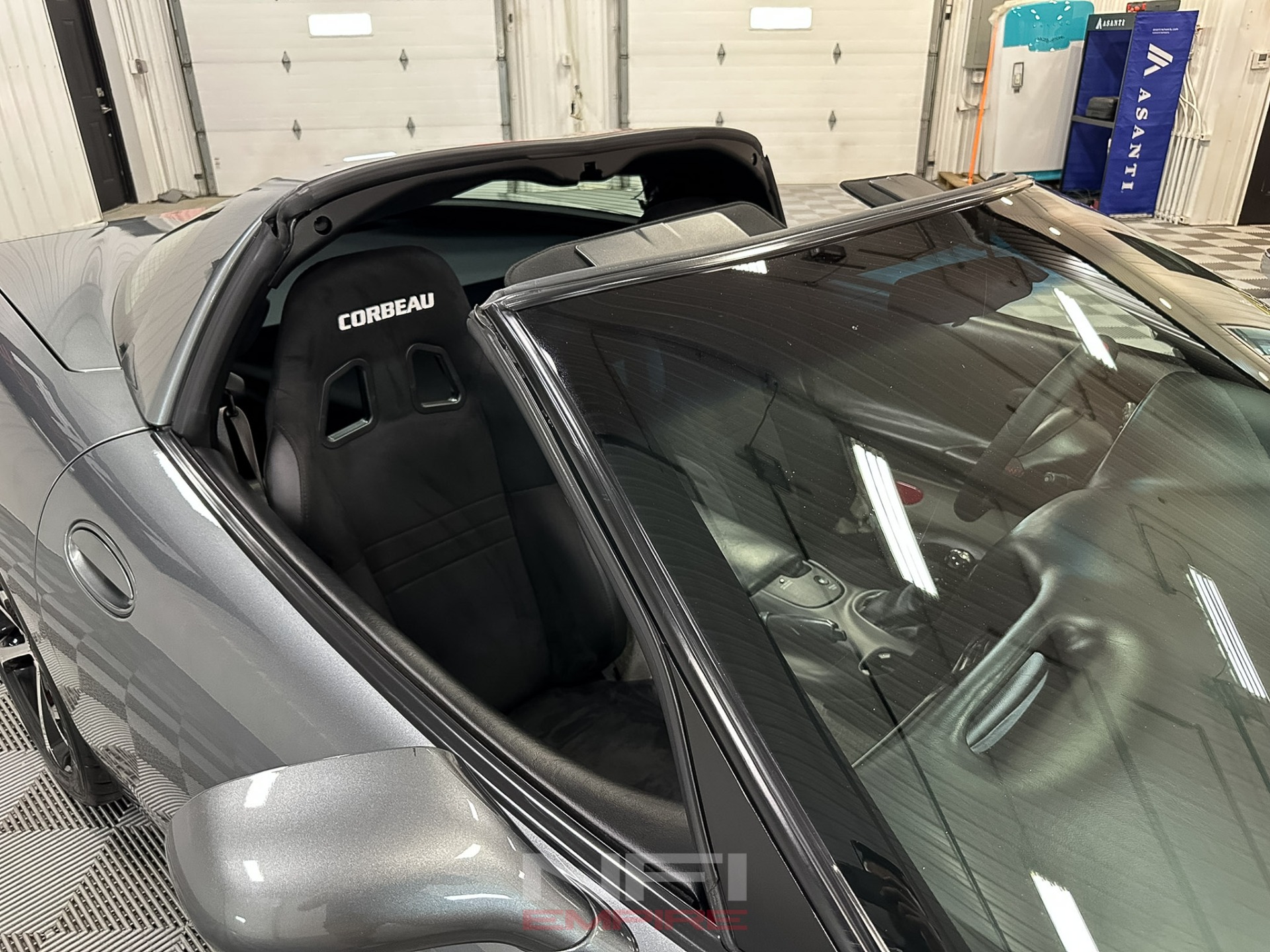 2004 Chevrolet Corvette 42