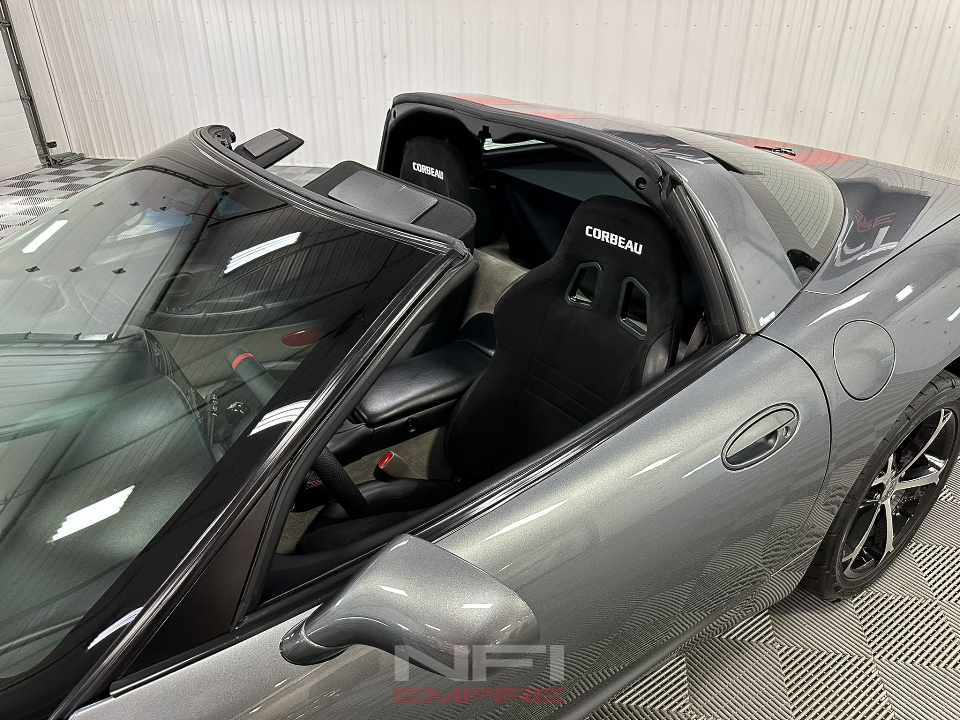 2004 Chevrolet Corvette 43