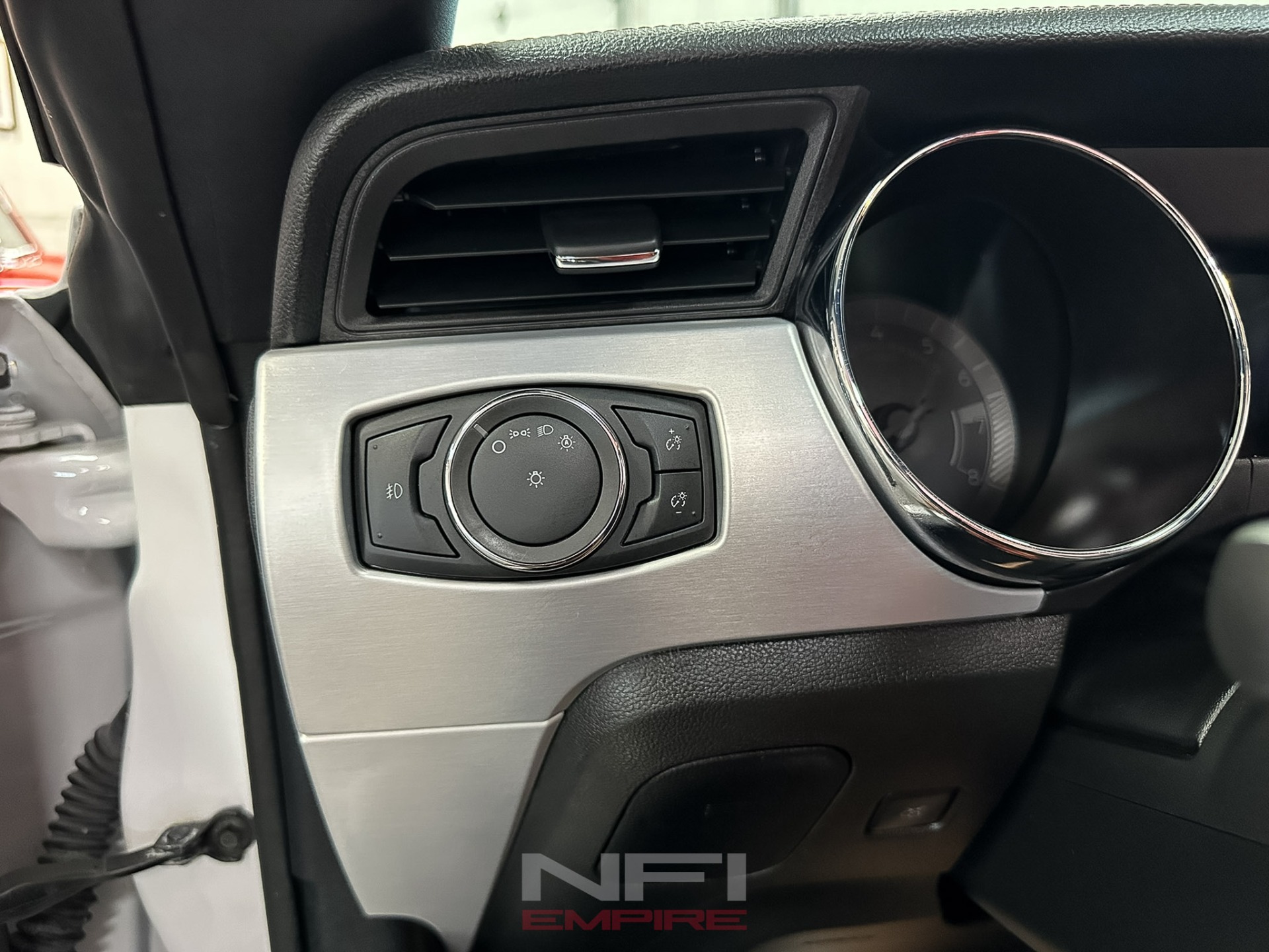 2015 Ford Mustang 40